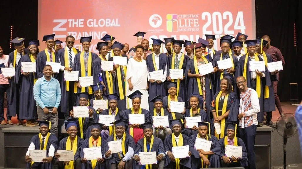 Bujumbura Burundi grads.JPG
