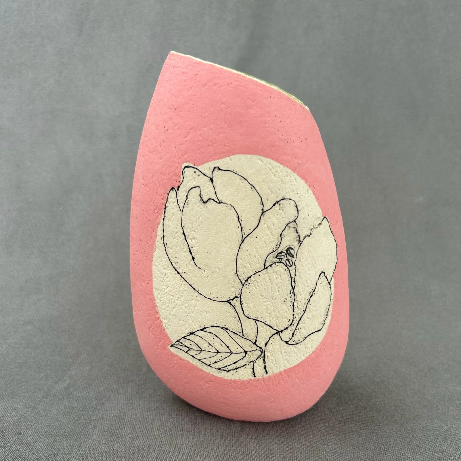 pink vase_t1.jpg