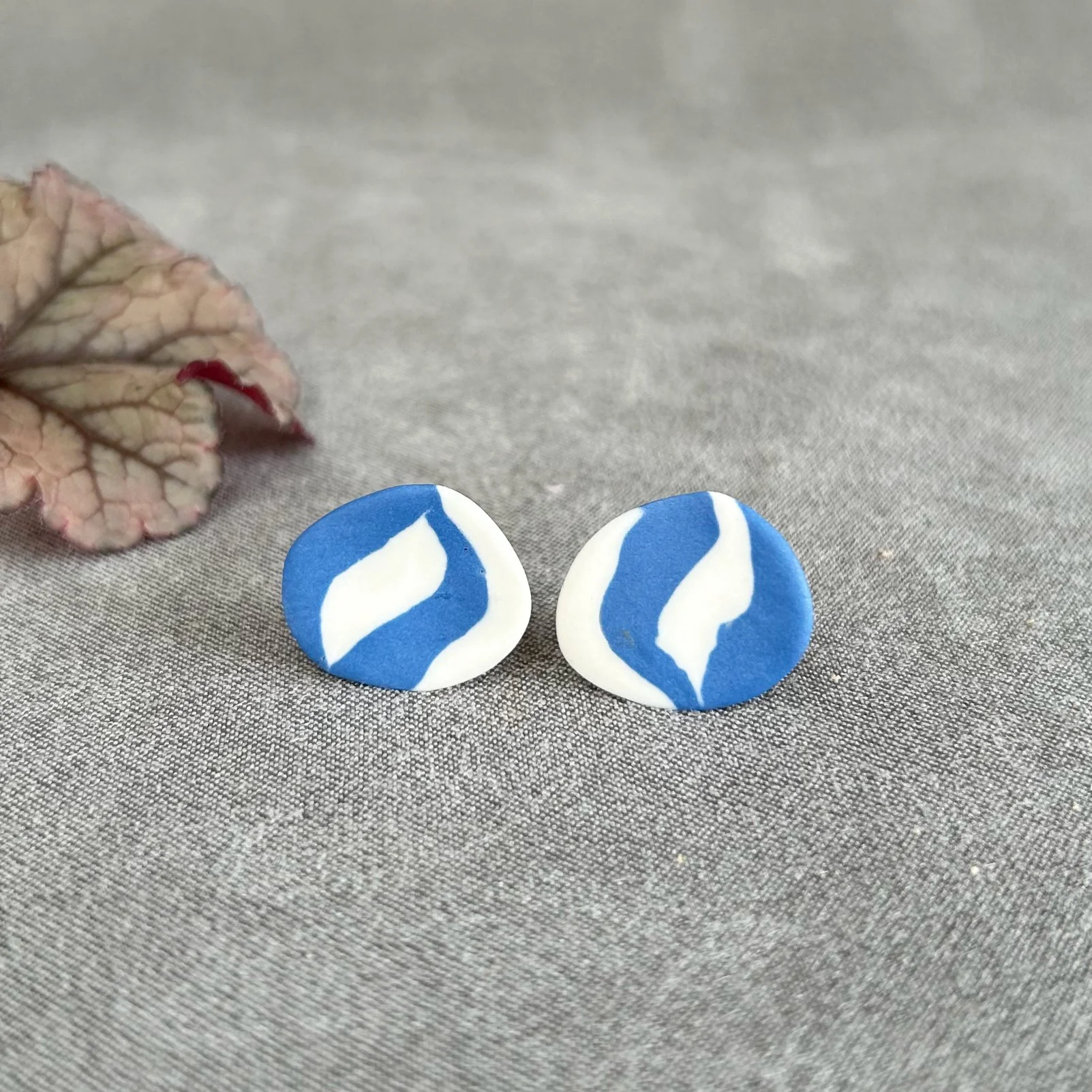 535_es_blu_wht_2.jpg