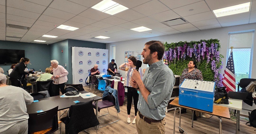 Grateful for Senator @agounardes visit to Bay Ridge Center today! It was an honor to have him engage with our members, listening to their voices and concerns. Thank you for your dedication to our community, Senator!