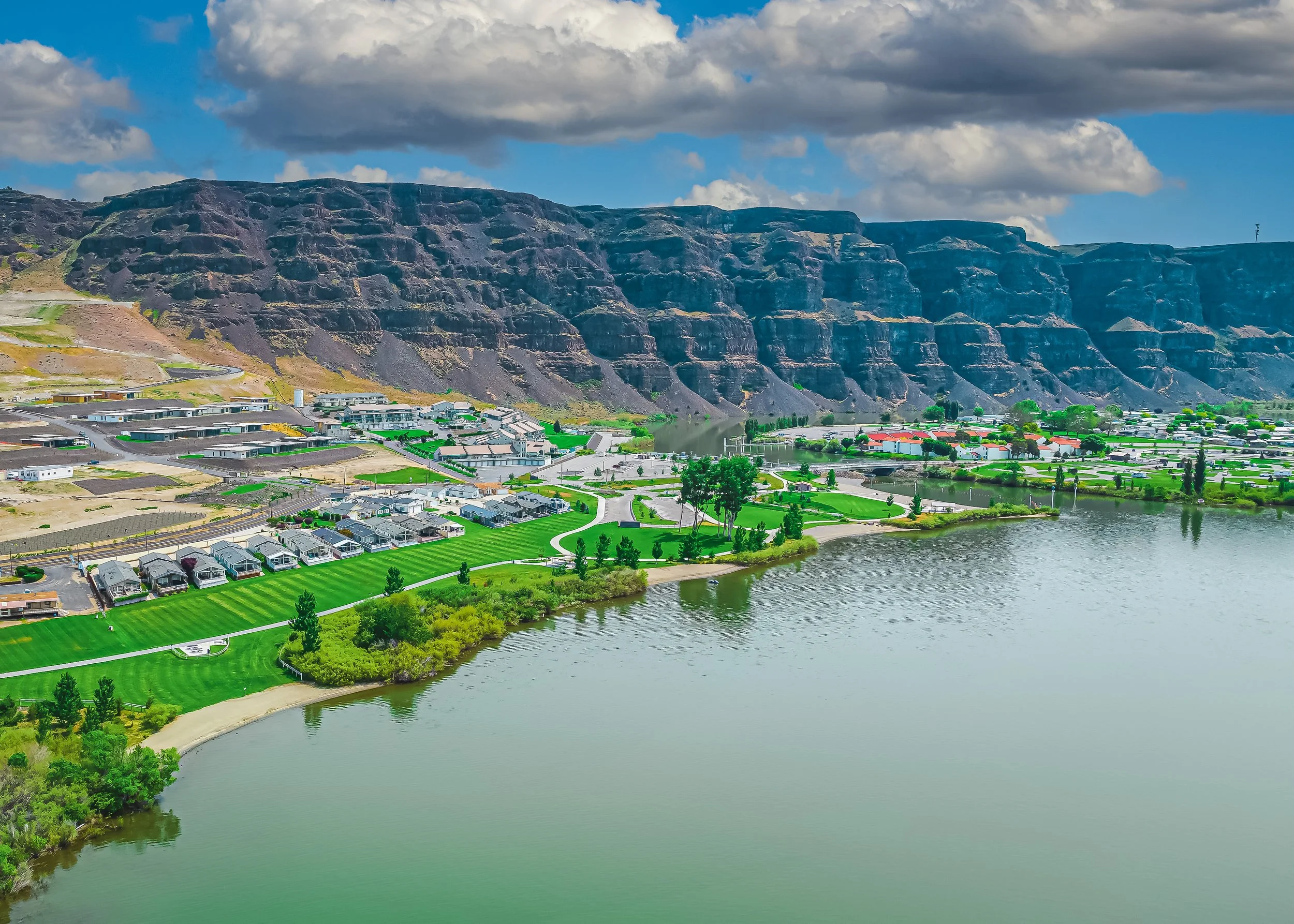 Neighborhoods — Crescent Ridge Resort