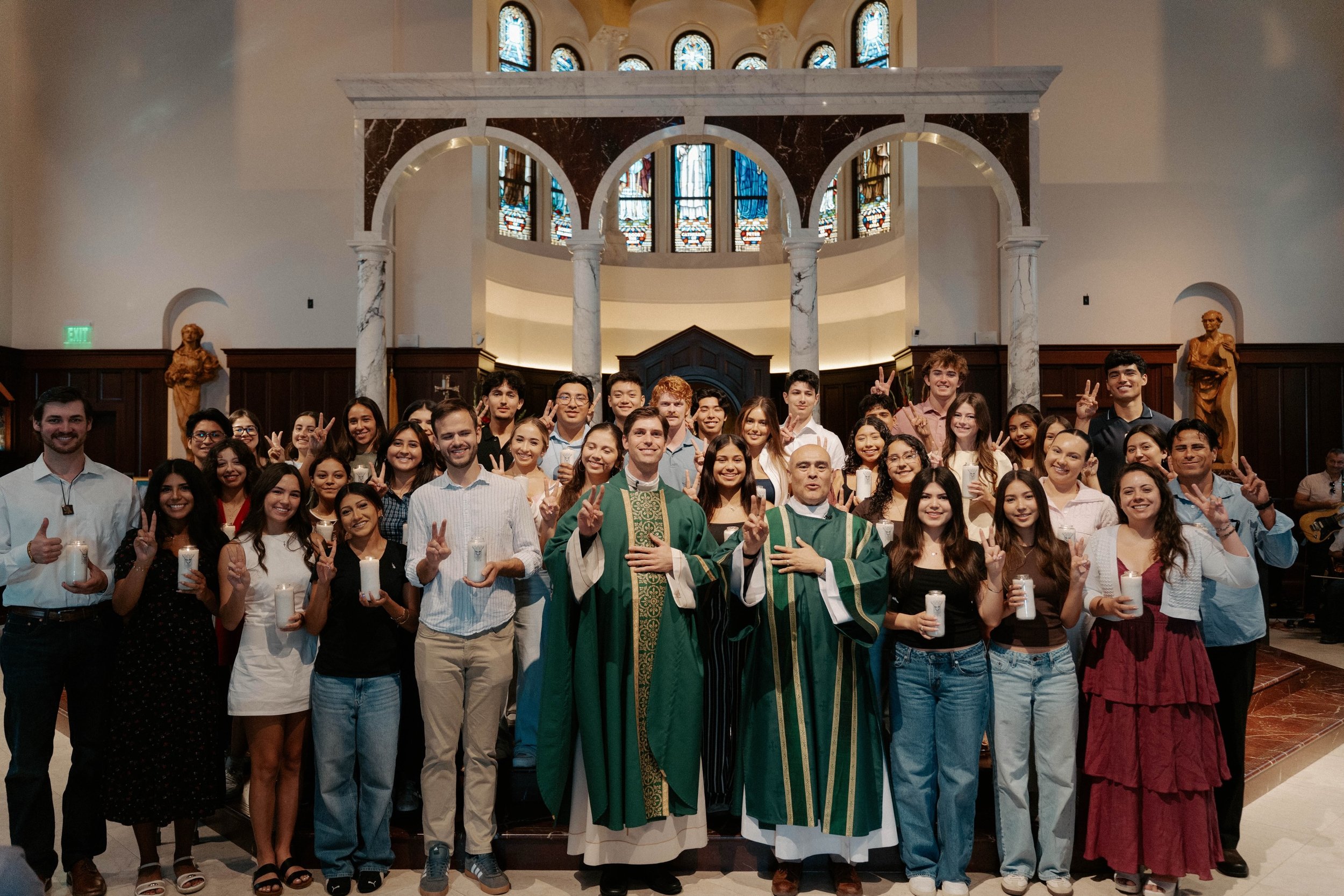 MEET OUR NEWEST TROJAN CATHOLICS! ✌️

This Sunday, we welcomed our incoming students with a special Welcome Mass and blessing alongside their families.

We&rsquo;re so excited to walk alongside you as you start this new chapter at USC. Remember: call