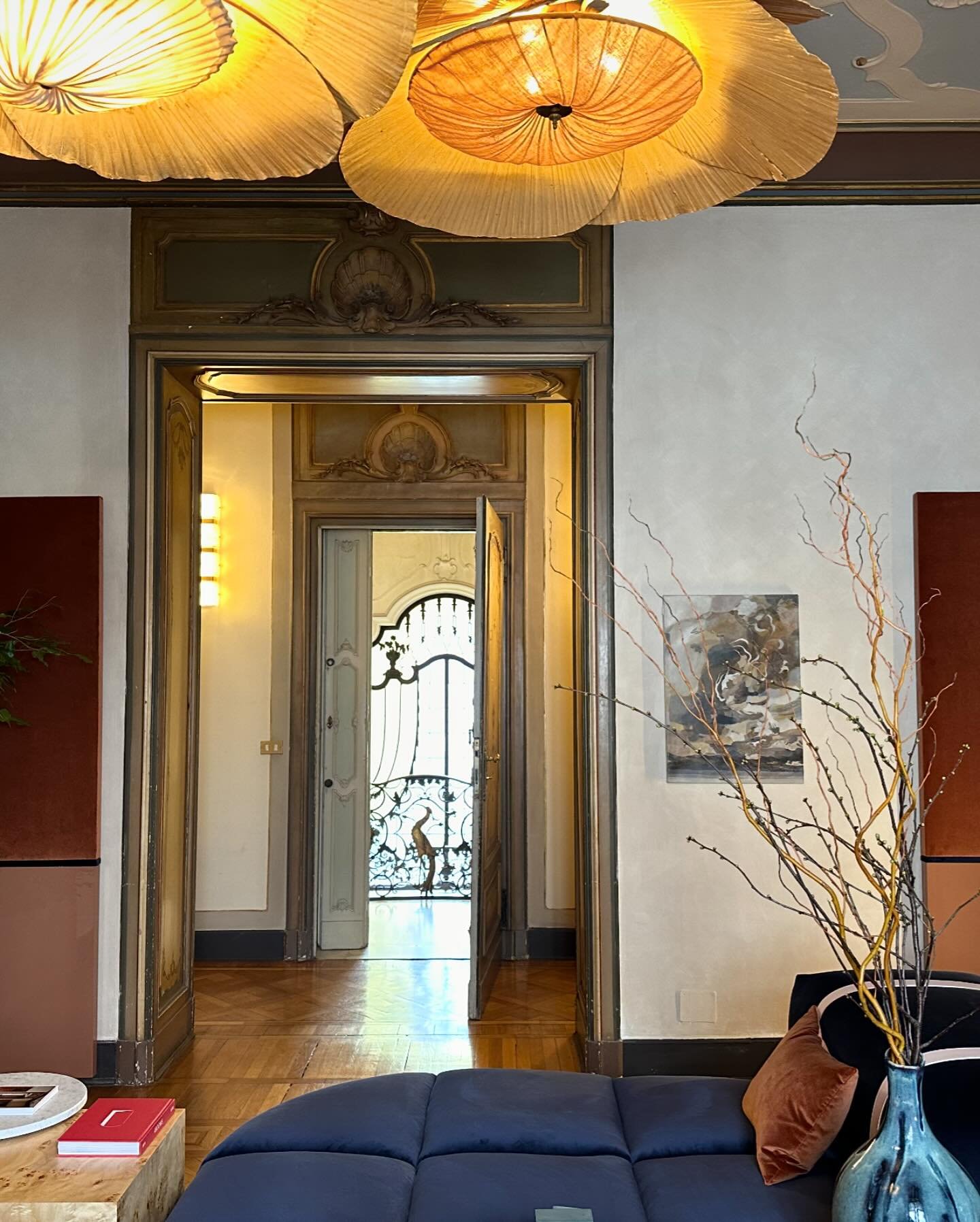 &lsquo;The Suite&rsquo; by @motta_architecture and @spotti_milano An elegant and contemporary private home in an historic Milanese building, is once again be home to pieces from the SEM collection and new pieces designed by Giuseppina Motta. 👌🏽Visi