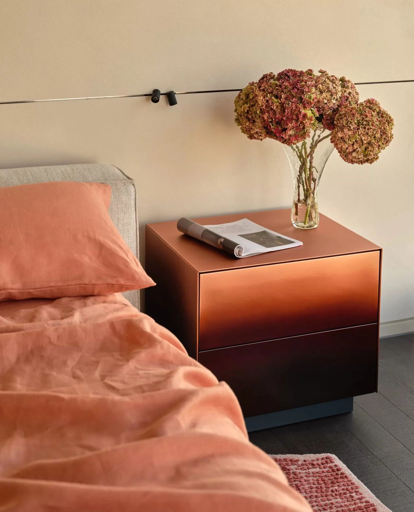 Inspiration via Travis Walton Architecture in their Eureka residence.⁠
&quot;This expressive apartment, set on a sub-penthouse level of Melbourne&rsquo;s Eureka tower, channels the client&rsquo;s adventurous spirit through sculptural forms, rich mate