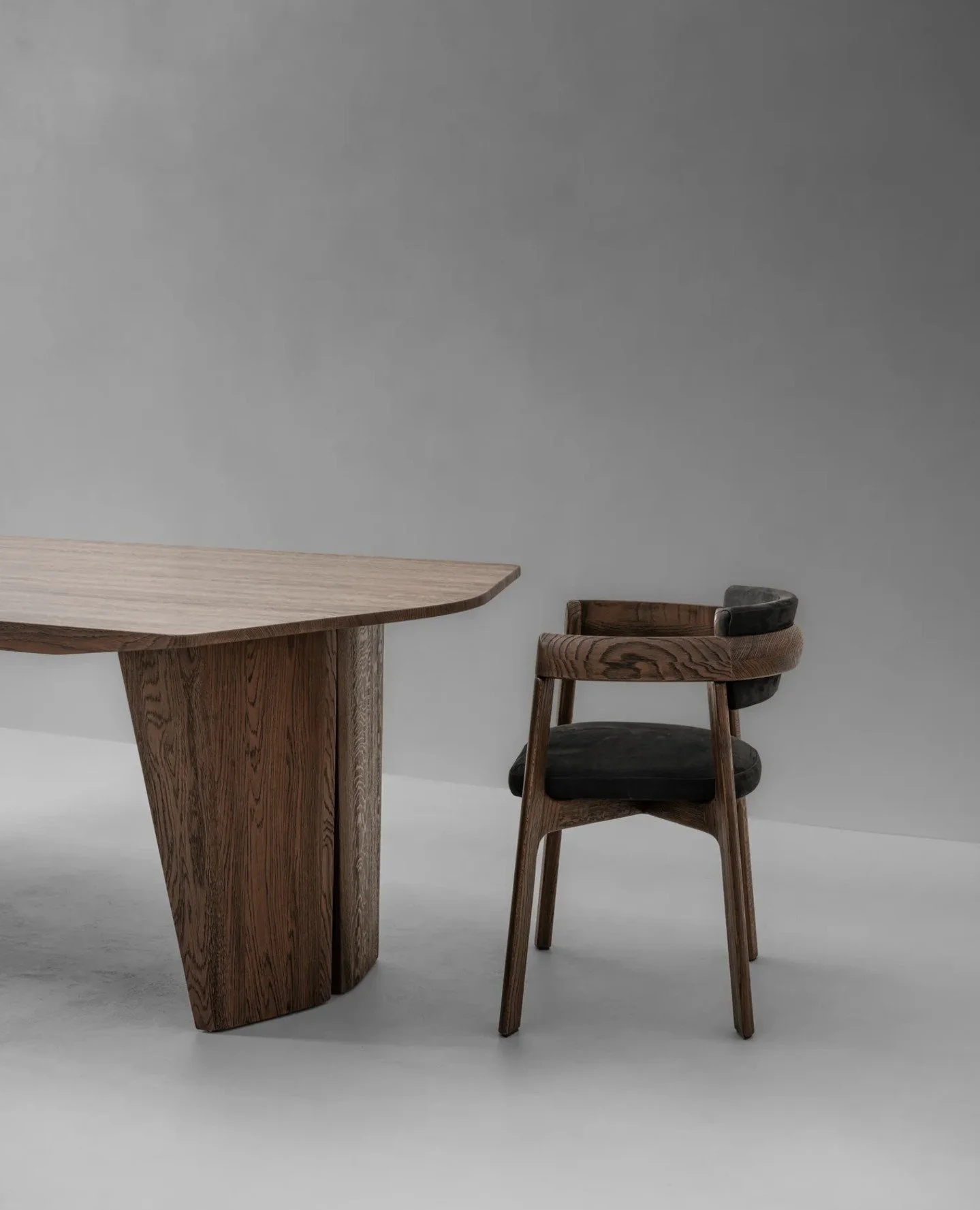 The new &lsquo;Romy&rsquo; oak dining table and &lsquo;Viu&rsquo; chair, designed by Christophe Delcourt for Van Rossum, join the Moebel collection this month.⁠
⁠
A dining table crafted from solid wood, featuring an elongated top with a gentle chamfe