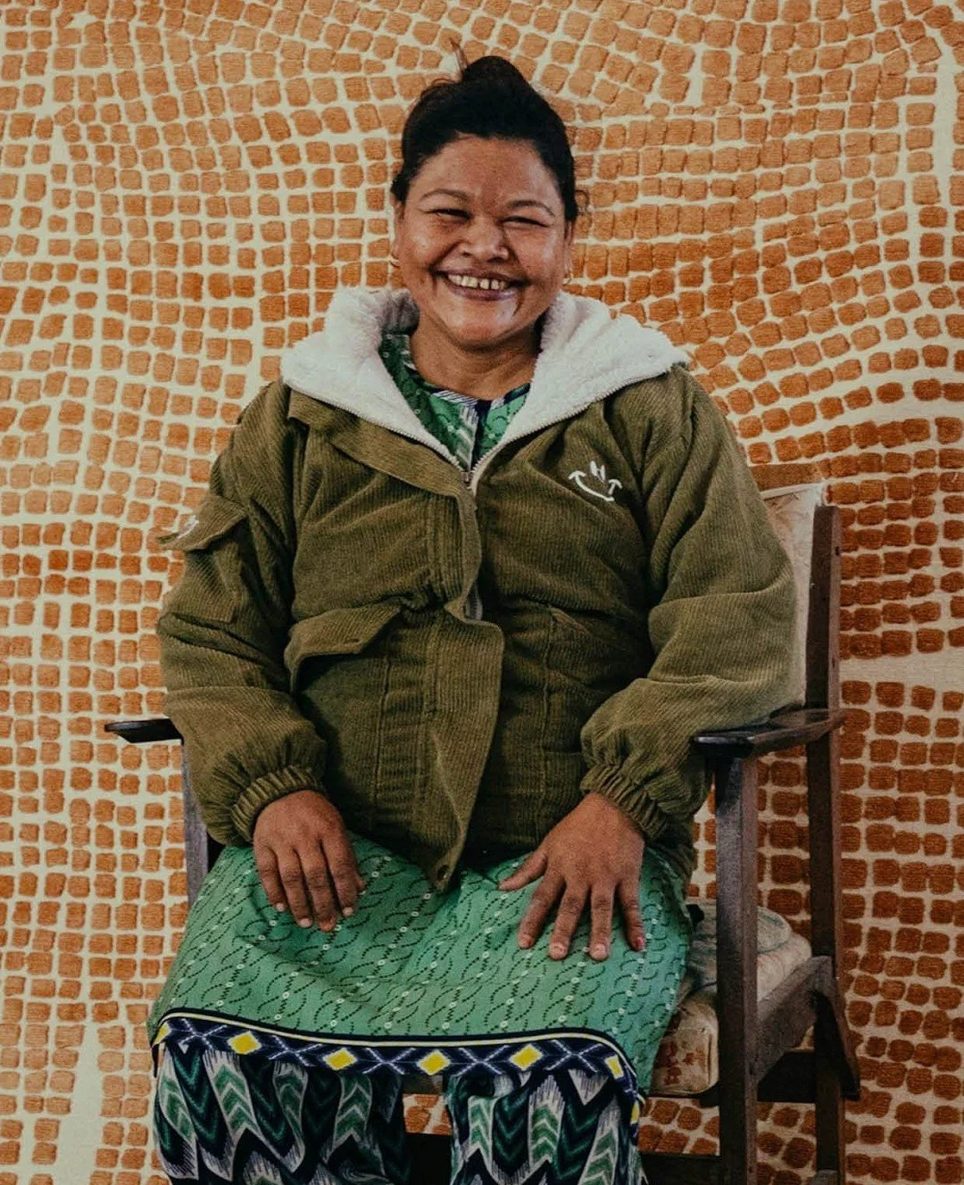 Meet the Makers.⁠
We love this portrait series from Atelier F&eacute;vrier, celebrating the individuals whose dedicated work crafts the rugs for their business. ⁠
⁠
Honouring "...their expertise, care, and the beauty of creating together. They a