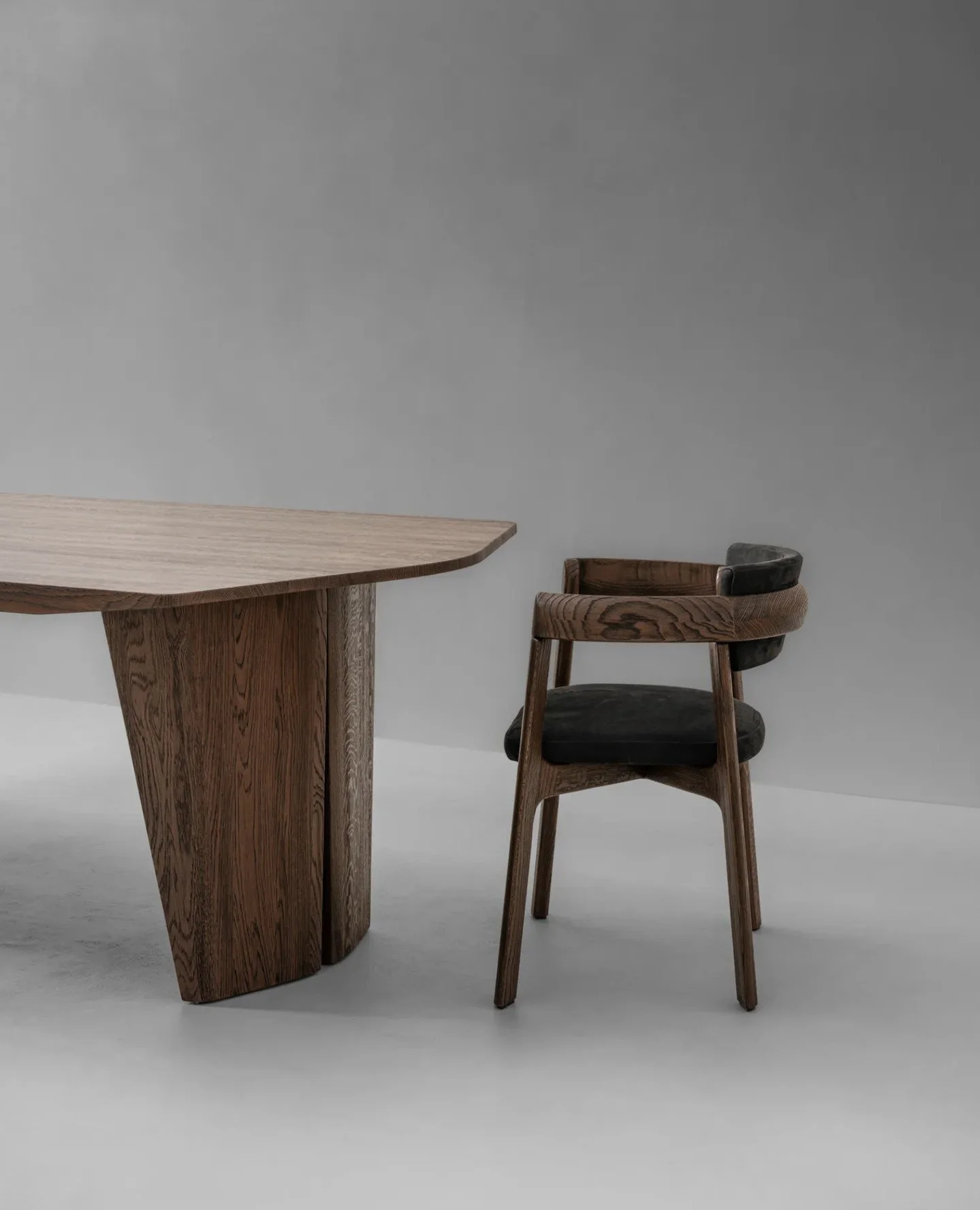 New from Van Rossum and designed by Christophe Delcourt.⁠
⁠
'Viu' is a sculptural chair with smooth, rounded lines, a gently curving backrest and slightly angled legs for stability, all while its organic form invites ease. Designed for comfort, its i