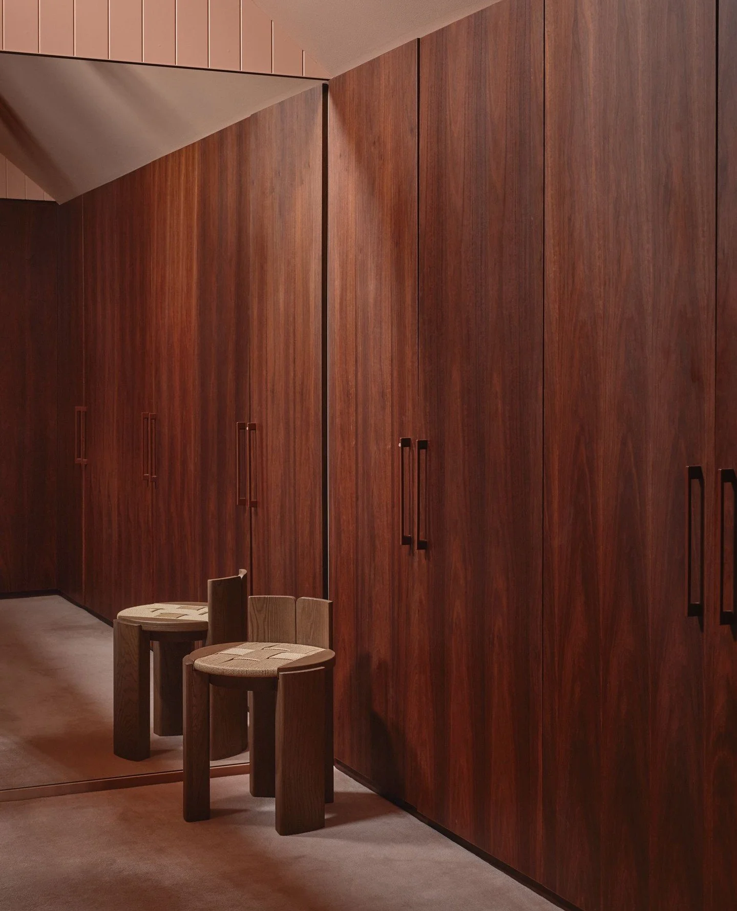 The &lsquo;Nenet&rsquo; Chair in walnut, designed by Motta Architecture for SEM from Moebel, features in the beautiful Gunn Ridge House, by Kennedy Nolan. ⁠
⁠
Visit our link to see more of the home in Melbourne. ⁠
Image courtesy of the studio.