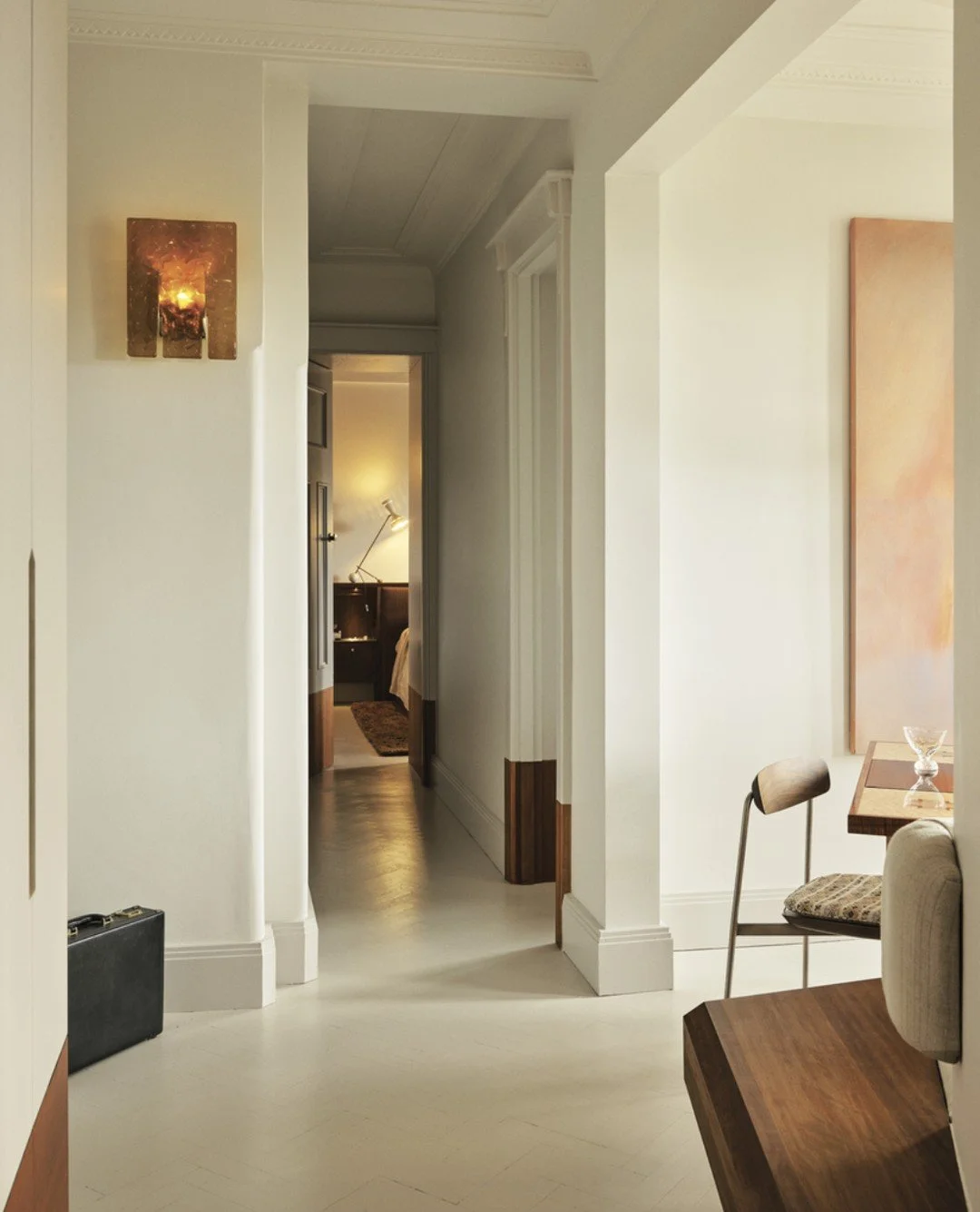 Sophistication meets fun at 'The Gentleman', an Art Deco apartment in Sydney&rsquo;s Potts Point by Yasmine Ghoniem of YSG Studio.⁠
⁠
The entrance here, features a 6:AM 'Lina Applique&rsquo; wall light designed by Hannes Peer from Moebel. 🔅⁠
⁠
@ysg.