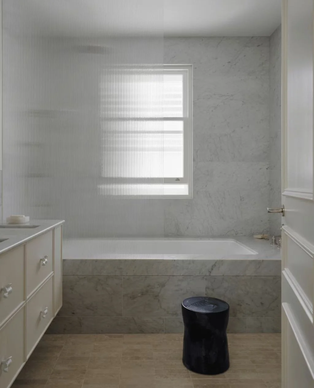 "Heritage merges with modern living in this light-filled Queens Park residence. Se D&eacute;a transforms a Federation-era bungalow into a serene, sculptural home featuring a palette of creamy, alabaster hues to create subtle depth."⁠ Words 
