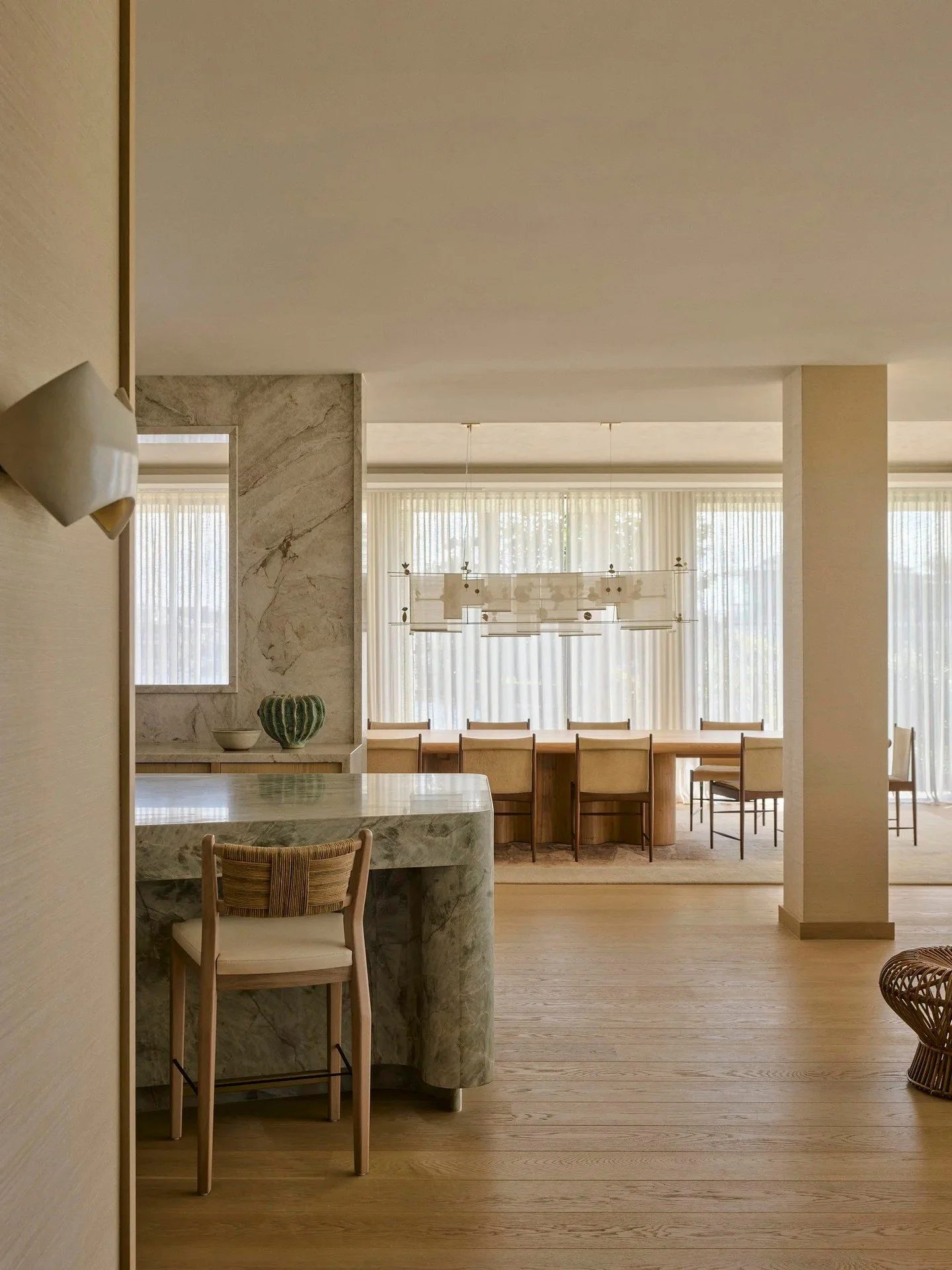 PORTRAIT OF A LADY by Atelier Alwill.⁠
Featured in the latest issue of @vogueliving, we're thrilled to see images of the living space of the Queensland home, which features bar stools by Bruno Moinard &Eacute;ditions and a Nazar rug by Atelier F&eacu