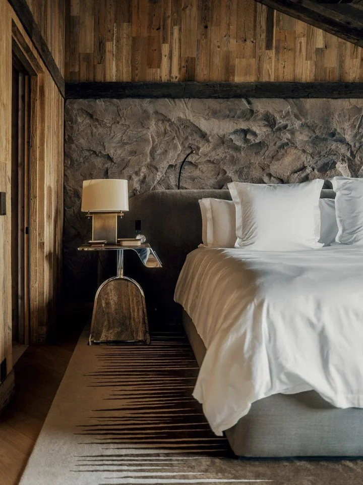 ⛷️ 🏂🏽⁠
The Rosewood Courchevel Le Jardin Alpin is a 5-star hotel in Courchevel, France, which opened in December 2025 with 51 rooms, restaurants and spa, designed by Tristan Auer.⁠
⁠
The luxurious bedrooms feature the Peigne II rug, designed by Ate