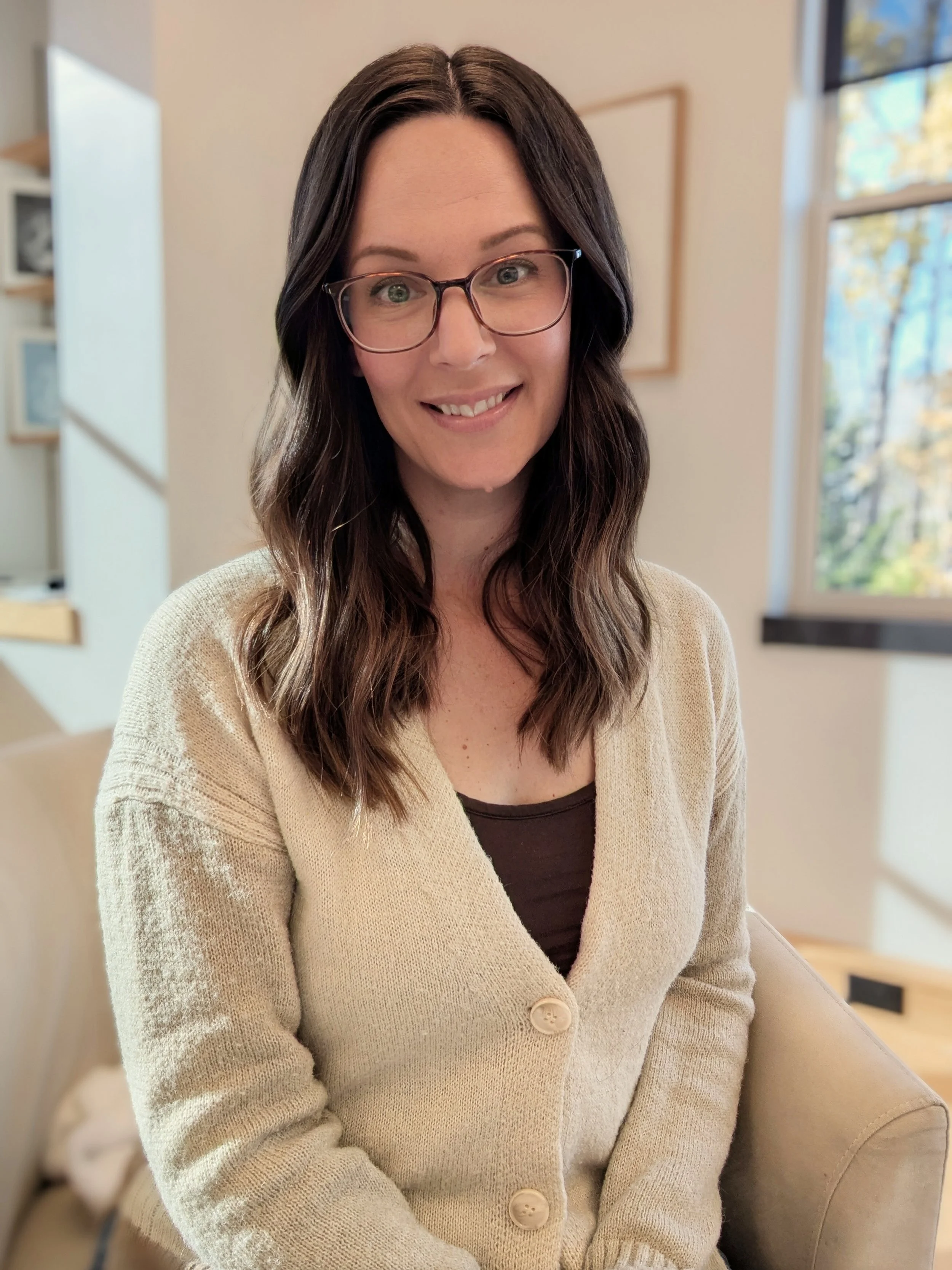 Ashley Sjoerdsma LMSW PMH-C perinatal therapist in Michigan offering virtual therapy for pregnancy, postpartum anxiety, infertility, and birth trauma