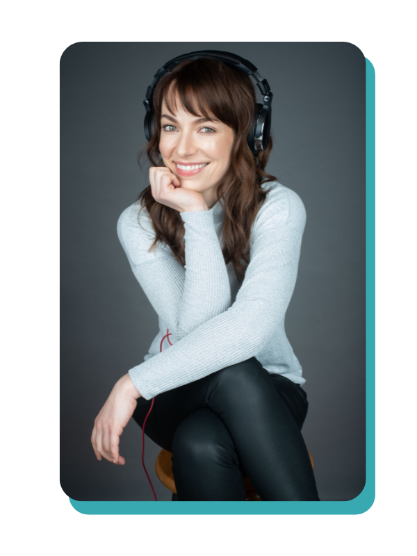 Headshot of acting podcast host Janet McMordie.png