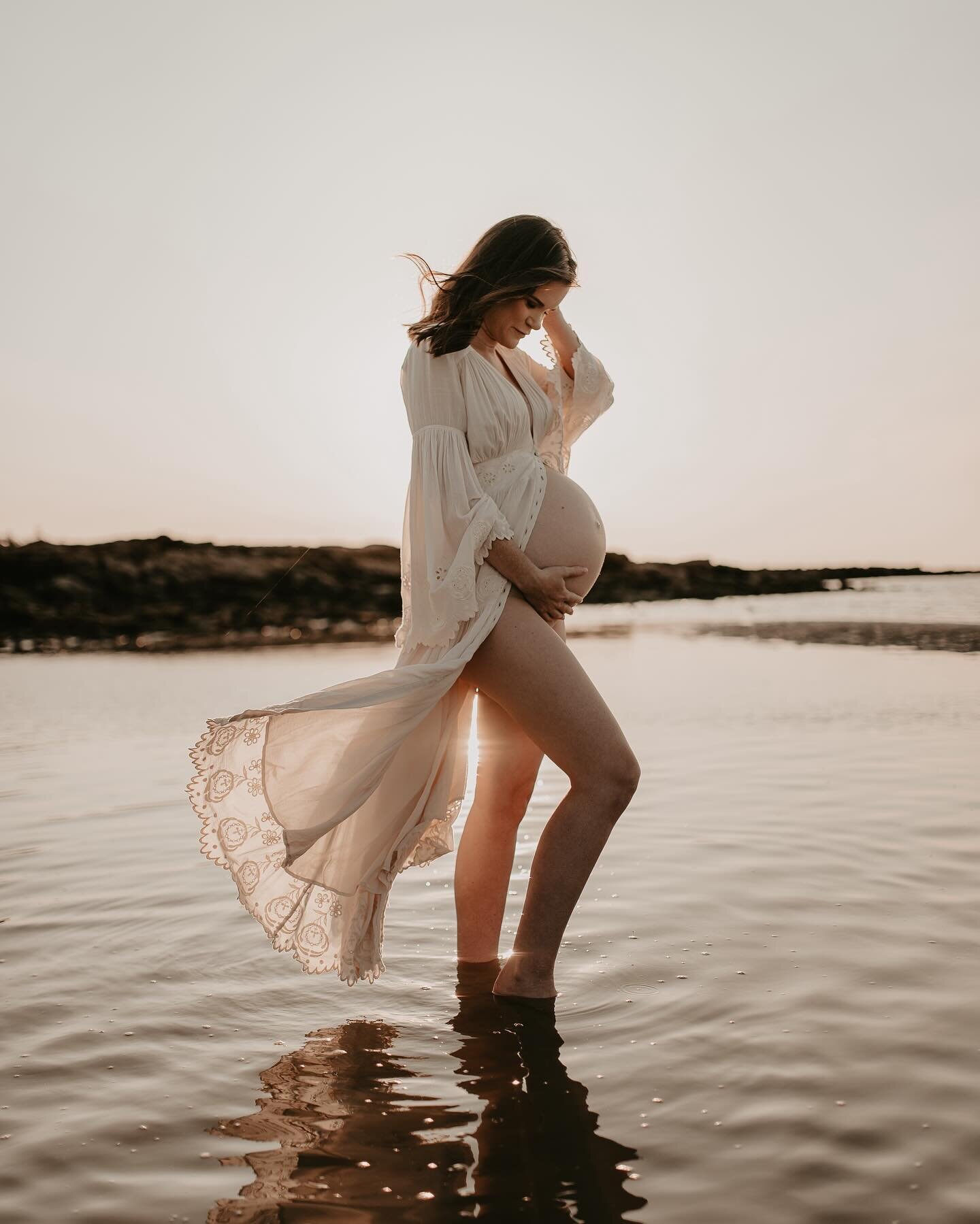 Another favourite from the archives 🎞️
Looking back is getting me sooooo excited for all that lies ahead for 2024. Bumps babes and families galore! 🥹💫

Darwin Photographer 📸
www.thecapturedfolk.com.au

#darwinphotographer #motherhoodunplugged #th