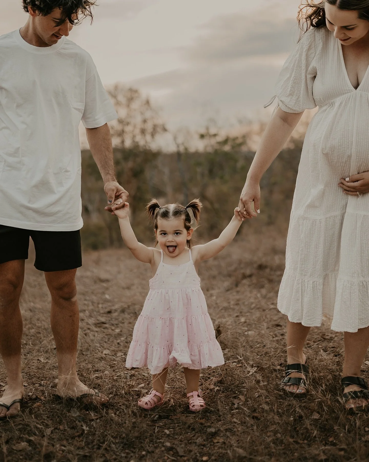 The McCoys 🤍 before they became a family of four, what an honour it is to capture these moments in life for them 🥹 

#darwinphotographer #motherhoodunplugged #thestorytellingtribe
#unscriptedposingapp
#theimperfectlyperfectmoments #storyteller #emo