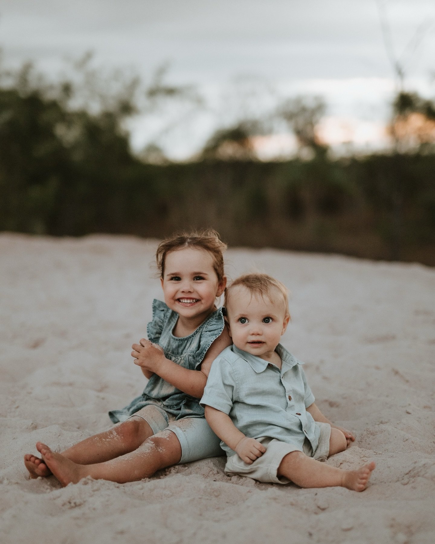 The photos, the memories, the moments we pause to capture, it&rsquo;s all for them. So they&rsquo;ll always know how it felt to be little, to be loved, to belong.

#darwinphotographer #motherhoodunplugged #thestorytellingtribe
#unscriptedposingapp
#t