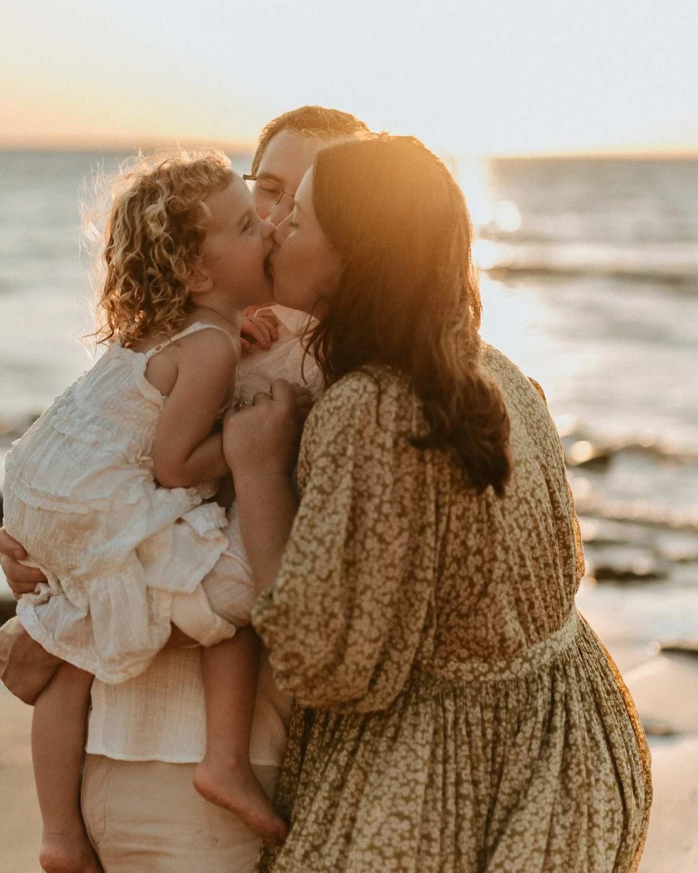 Before Oliver came along and opened up their world again 🥰✨🤍 

⟡
⟡
⟡
The Captured Folk 
Maternity ⟡ Motherhood ⟡ Family ⟡ Newborn Photography 
SOUTH AUSTRALIA // CLARE VALLEY, ADELAIDE, LAURA 
www.thecapturedfolk.com.au

#southaustralianphotographe
