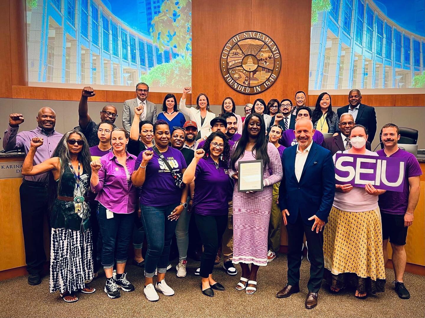 So proud to support @Mayor_Steinberg&rsquo;s Mayoral Proclamation in Support of SEIU Contract Bargaining and look forward to signing on @CMKValenzuela resolution in supporting @SEIU1000! 

#UnionStrong #HeartAndHustle