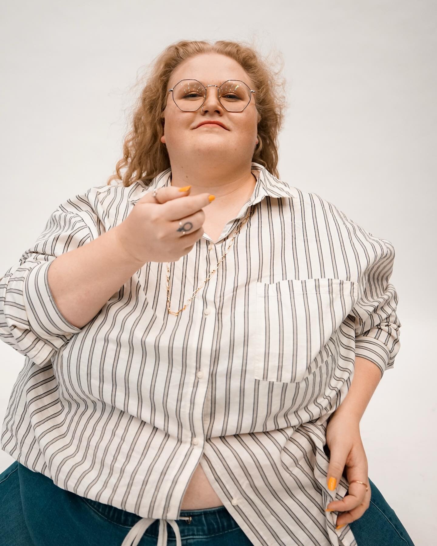 Introducing the models for &lsquo;Fat People in Photos&rsquo; - next, ✨ MADDY ✨ @mdjquinnstagram 

ABOUT MADDY:  Maddy is a fat, queer, neurodivergent artist living it up in Mohkinstis. She is rambunctious&nbsp;and loud af, but also is (not-so-secret