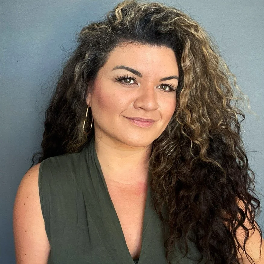 Welcome Katelyn!! Katelyn Morishita is excited to be moving forward with Handsome Alice as the Artistic Associate.
She holds her BA and ran her own business before entering the arts full time. Since then she has acted, sang and directed across Canada