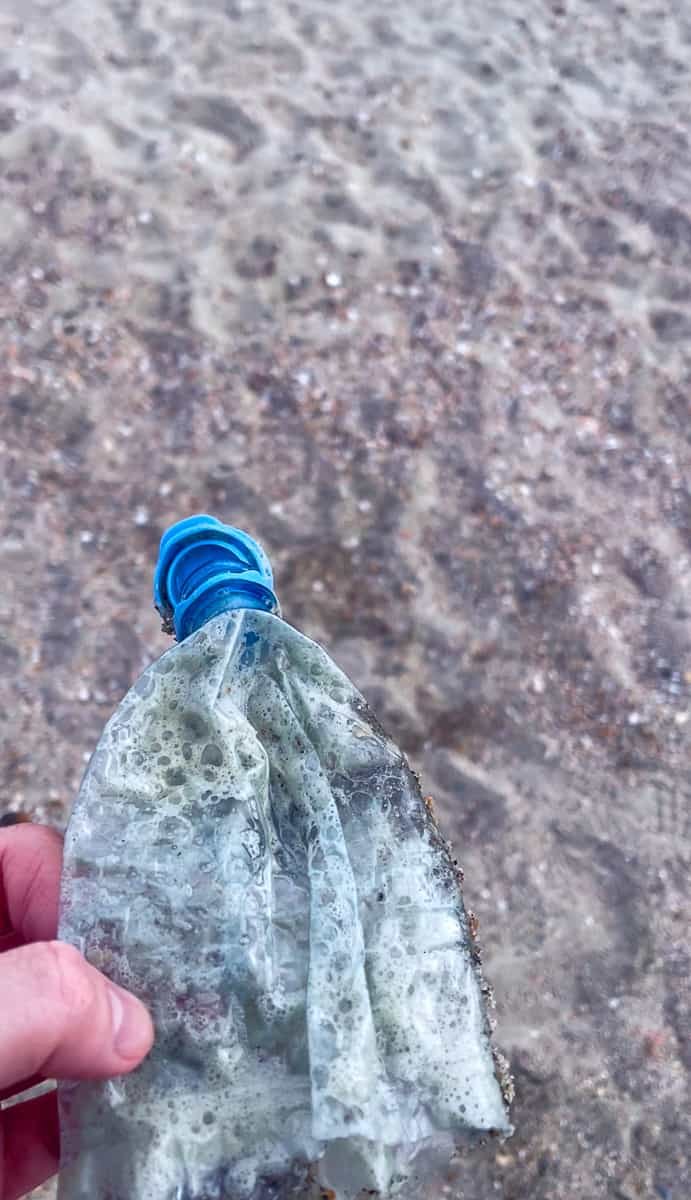 achtsam reisen Holland Strand Plastik sammeln