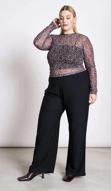 plus size curvy mode