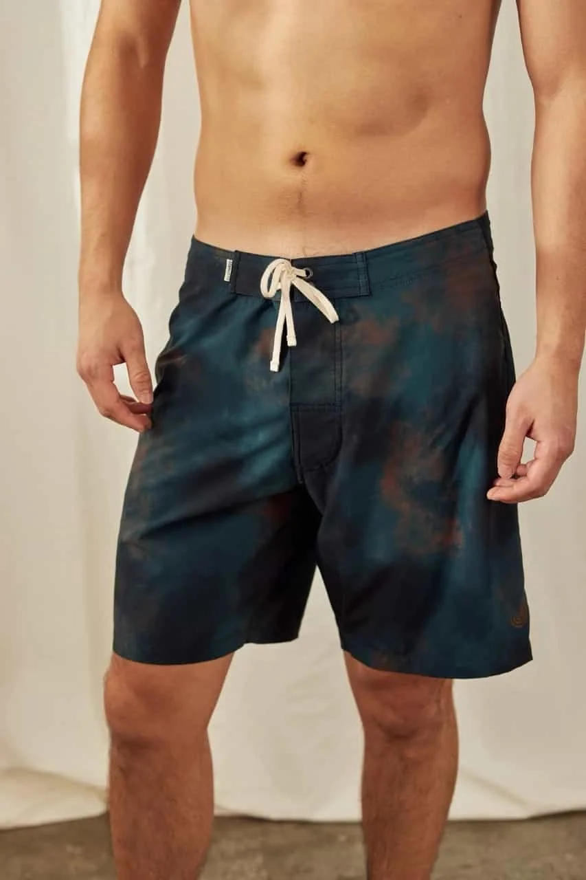 nachhaltige badeshorts gruen twothirds