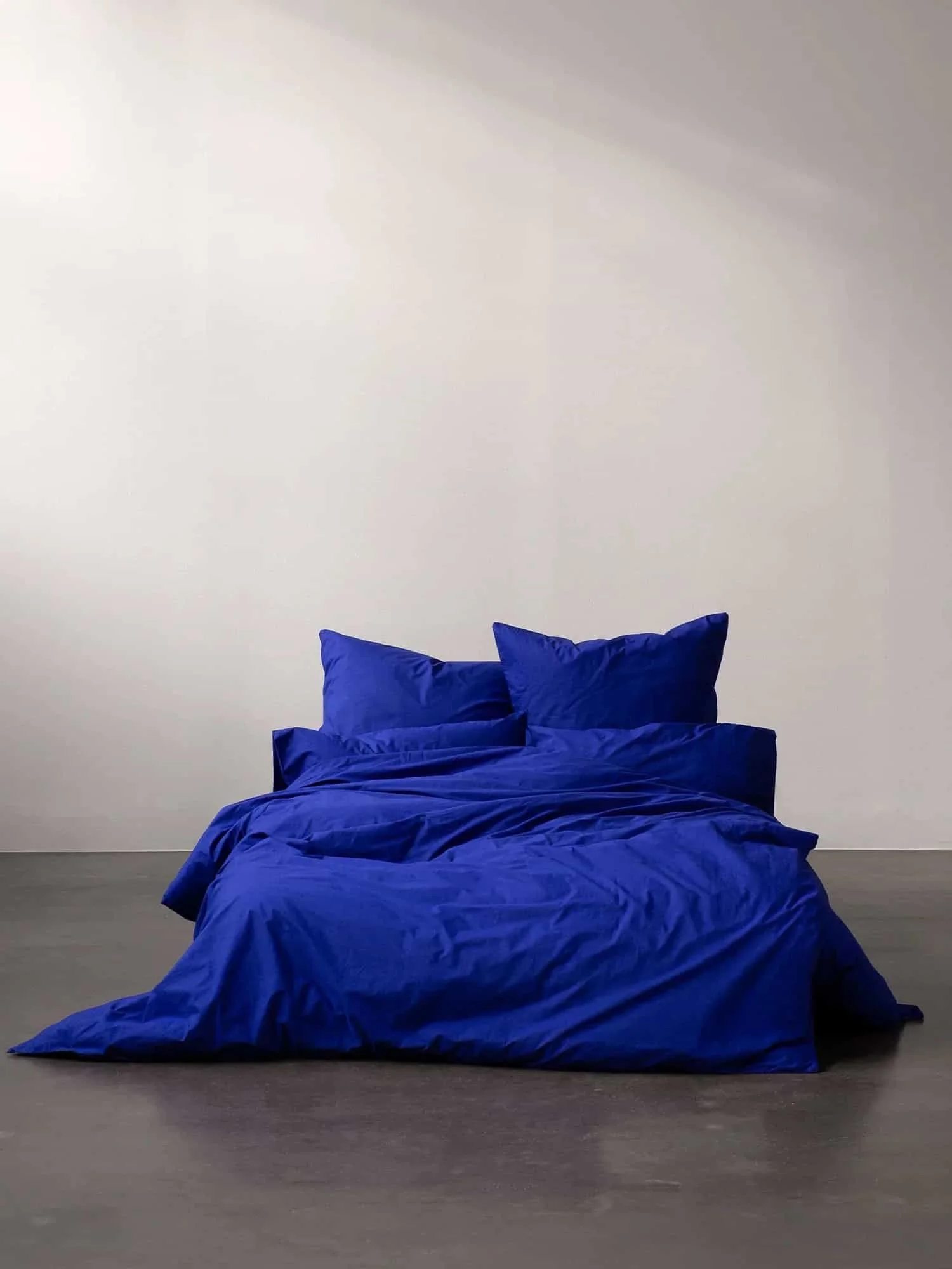 bettwaesche aus bio baumwolle koenigsblau indigoblau