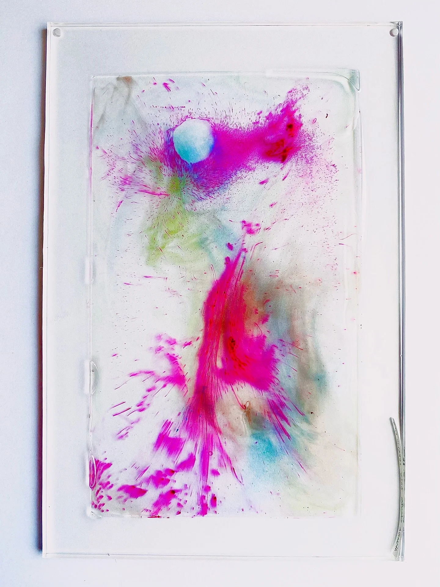 SERENO &bull; n&ordm;3 [dispon&iacute;vel]
30 x 20 x 0,7 cm
Resina ep&oacute;xi, tinta acr&iacute;lica e pigmentos 
Da s&eacute;rie &ldquo;Sentir Tudo de Todas as Formas&rdquo;

Uma s&eacute;rie que nasce da vontade de traduzir sentimentos em mat&eac