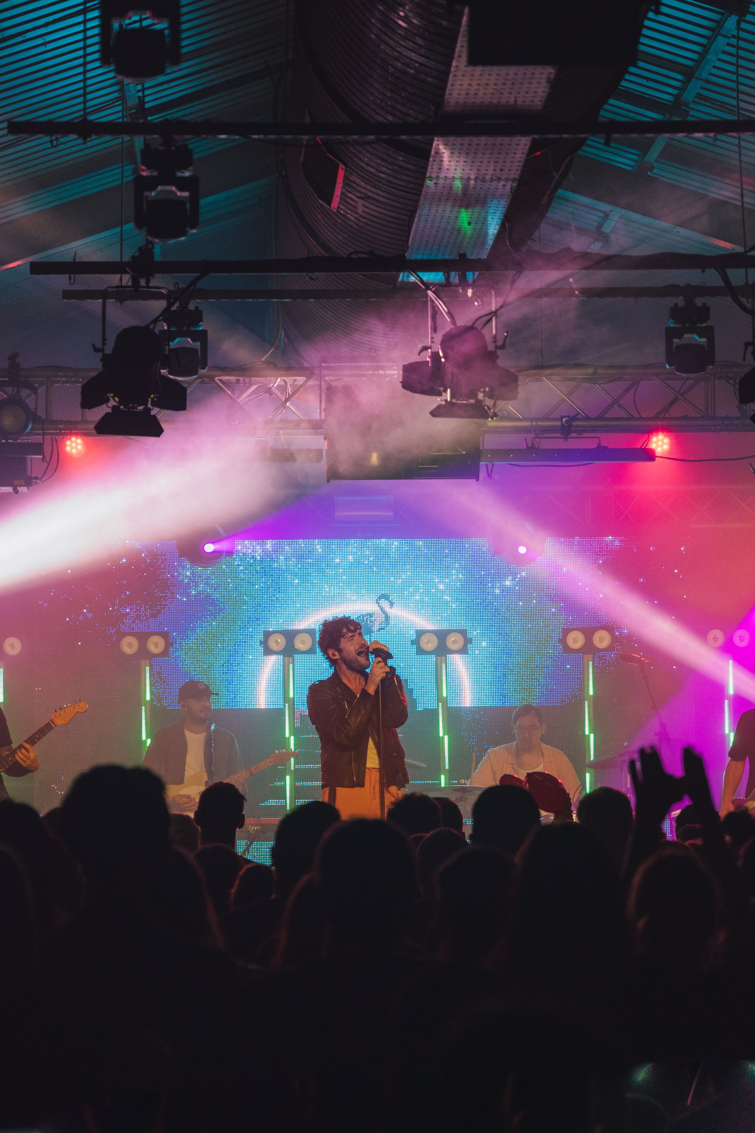 A Night with Kids in Glass Houses - Pink Flamingo Tour Review