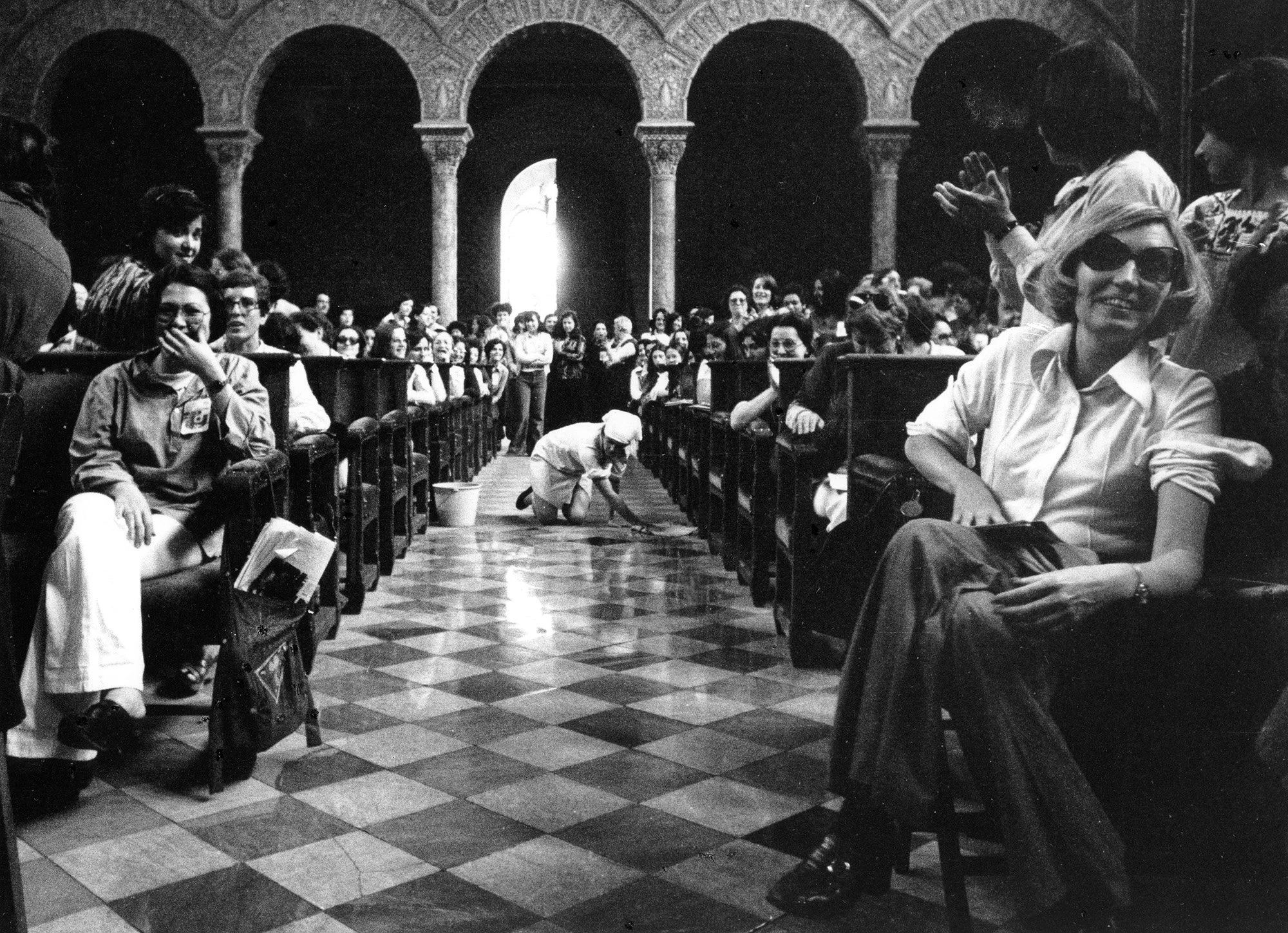 Charla: Las mujeres disparan, de Carmen Dalmau