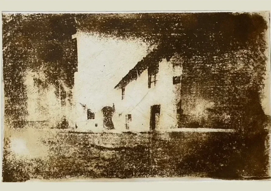 Exposición ‘Habitar el desarraigo’, de Emesegé