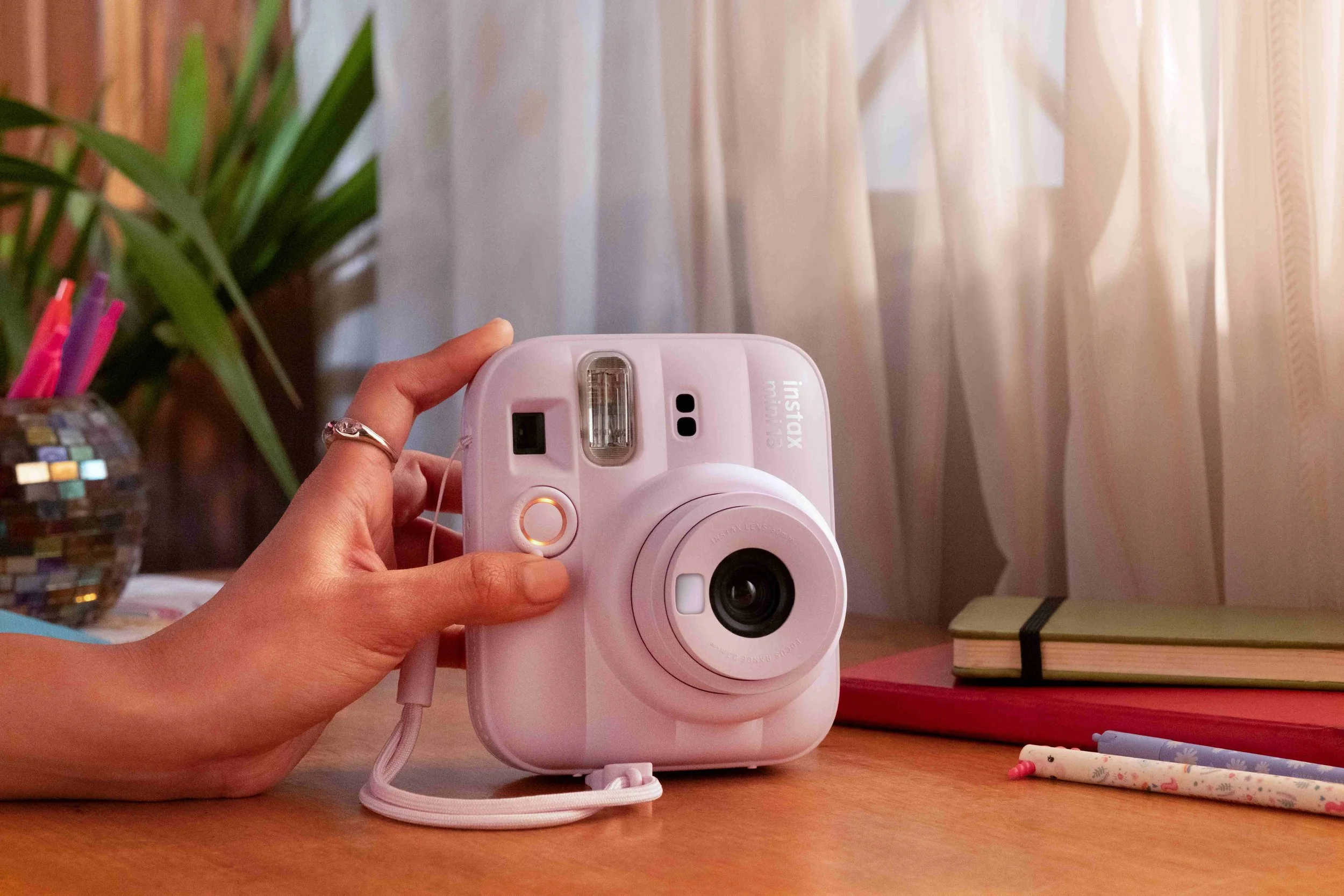 Novedades en foto instantánea: Fujifilm presenta la Instax Mini 13 y Polaroid, la Go Generation 3