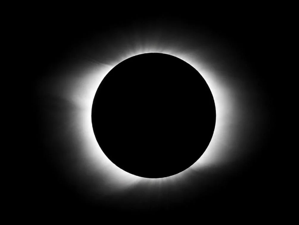 Cómo fotografiar el eclipse solar del 12 de agosto en analógico