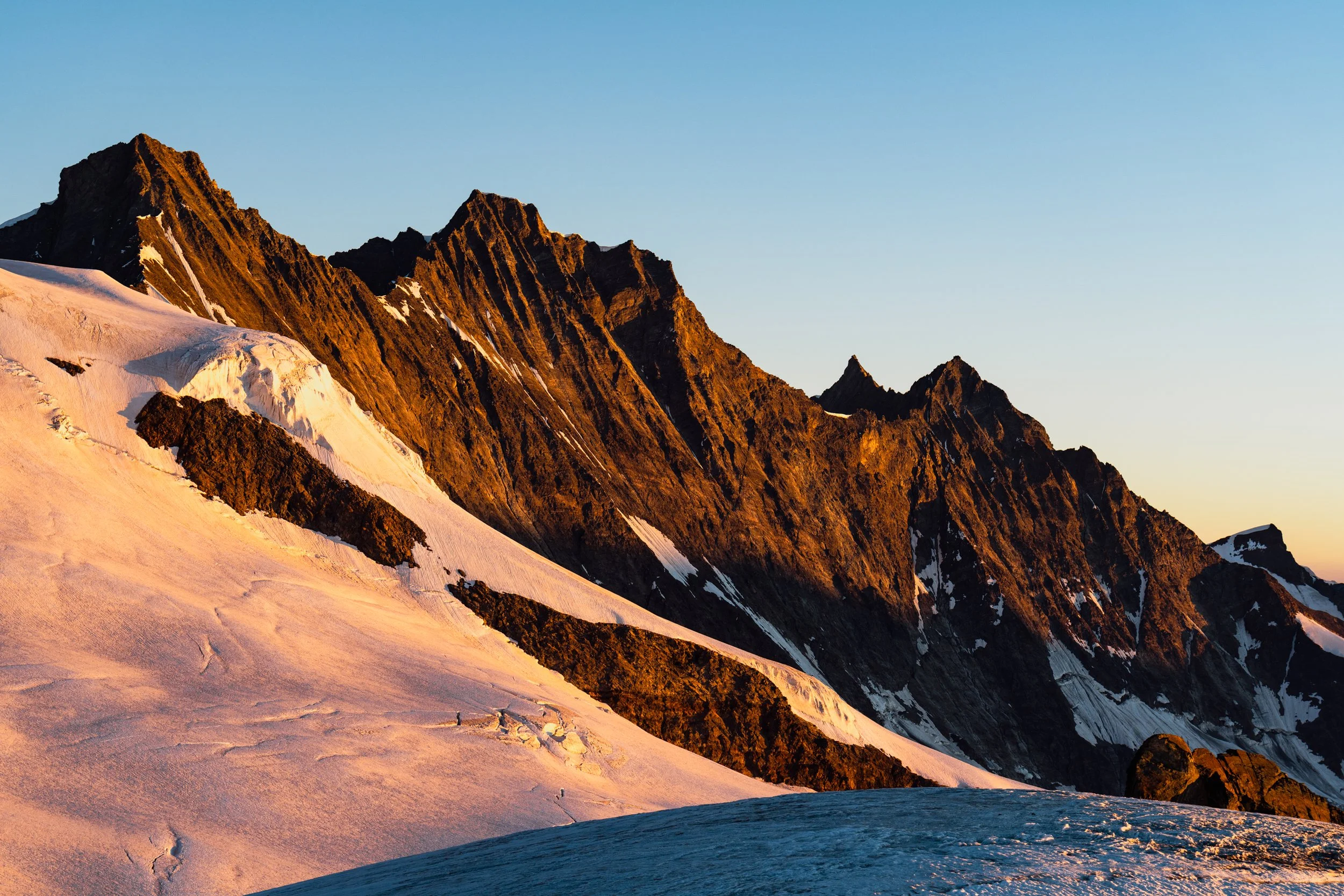 First Light on Mischabel