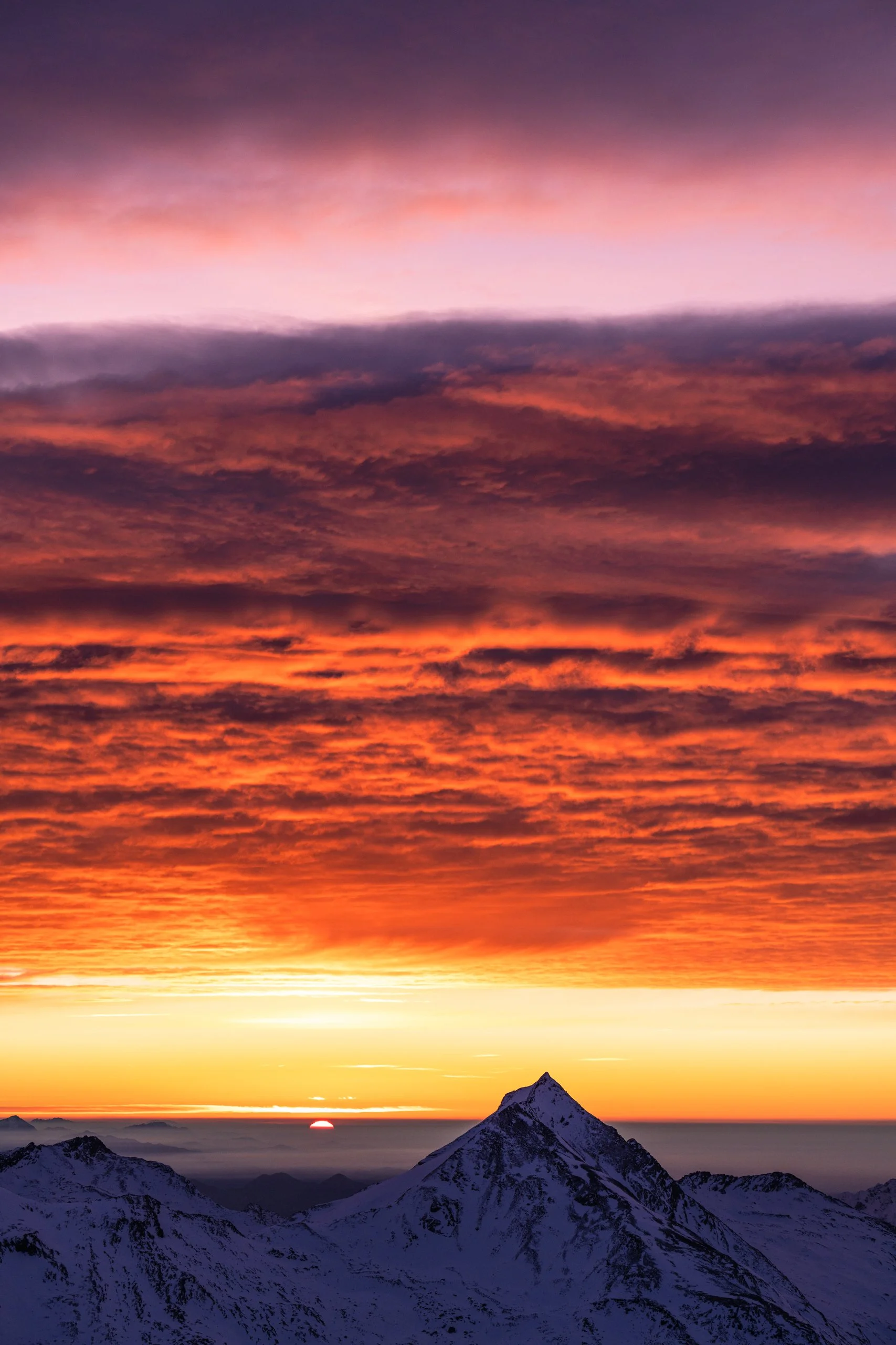 Layered Sunrise Over Stelihorn