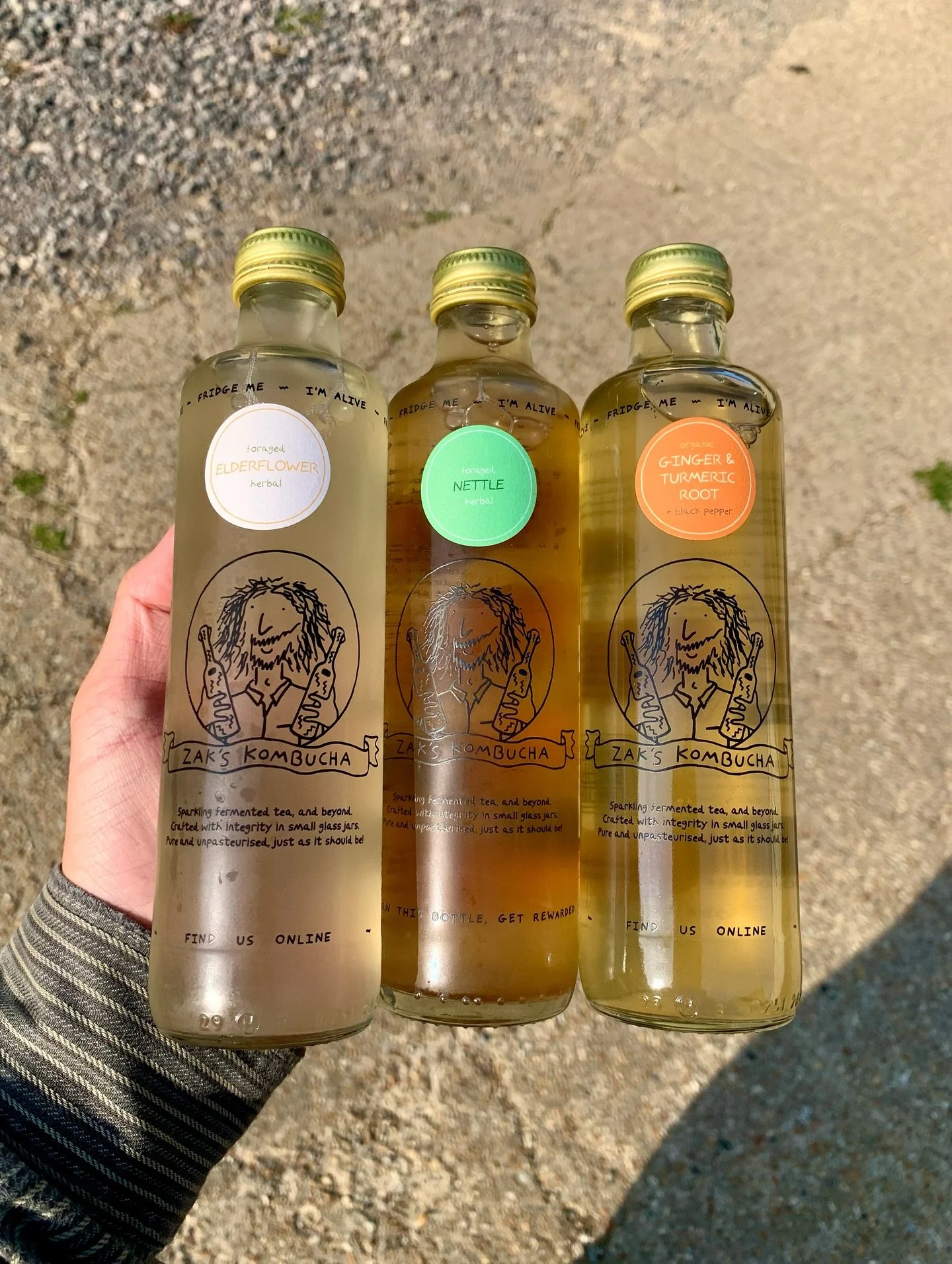 We&rsquo;re back in business baby! 🕺🏻💃🏻

Fresh bottle delivery ✅
Big labelling day ✅
Huge bottling day ✅
Marathon delivery days in the van 1 (East Kent) ❌ and 2 (West Kent/East Sussex) ❌

The first of Summer Elderflower is BACK!

Many customers h