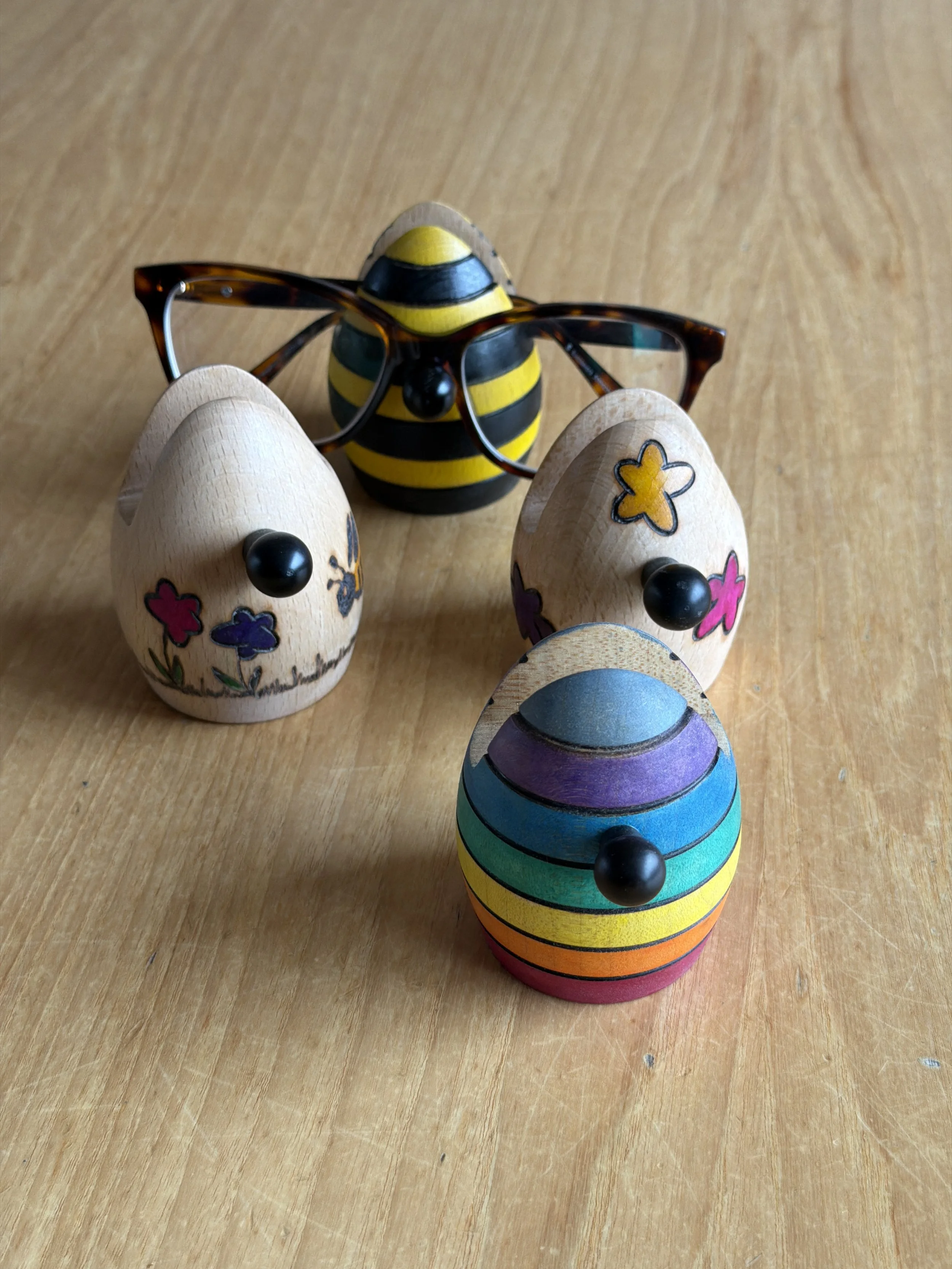 Fancy glasses holders