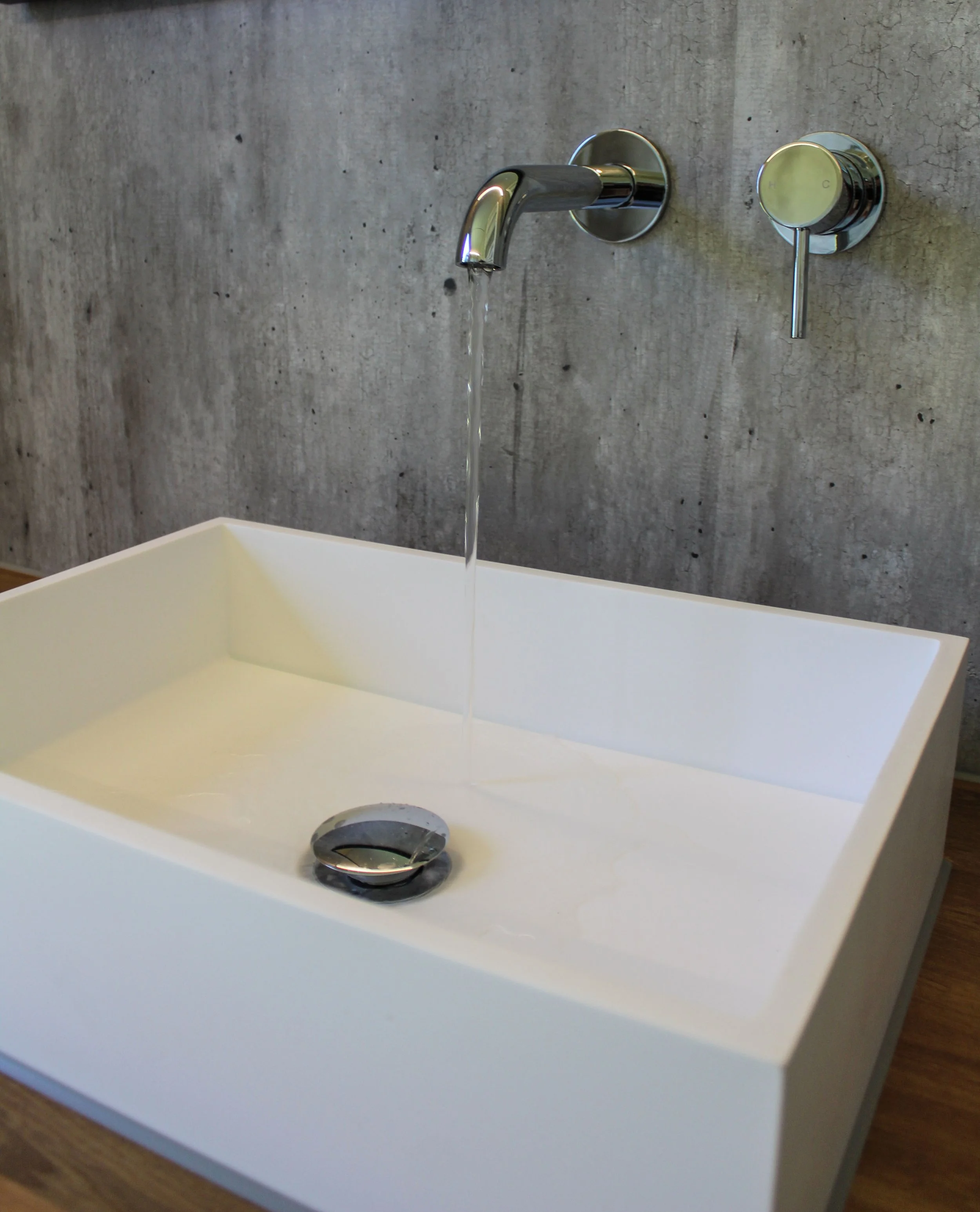 Wastafel met stromend water