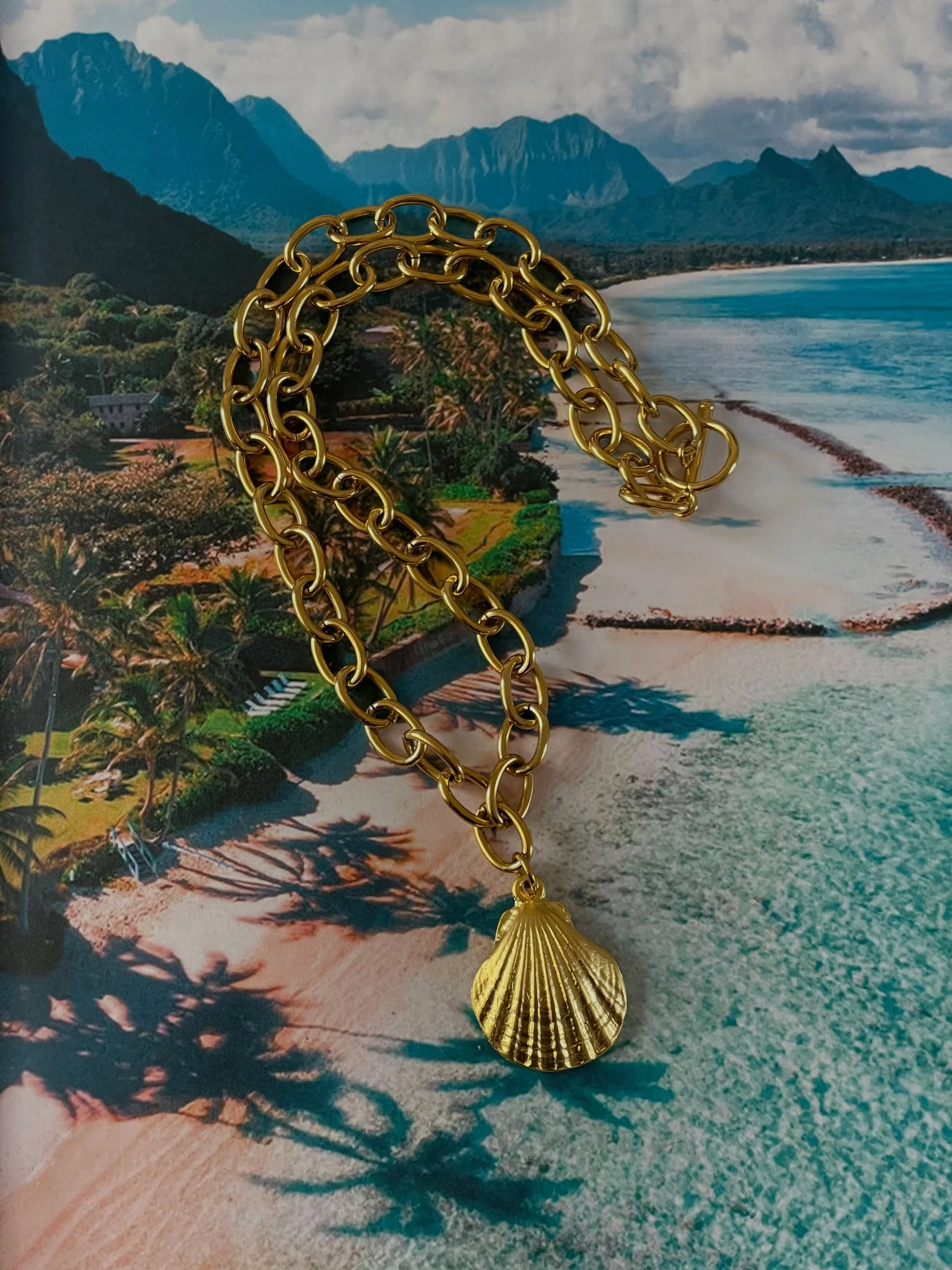 As featured in @sheerluxe 🐚 the perfect summer necklace🥥 link in bio to shop🌞
