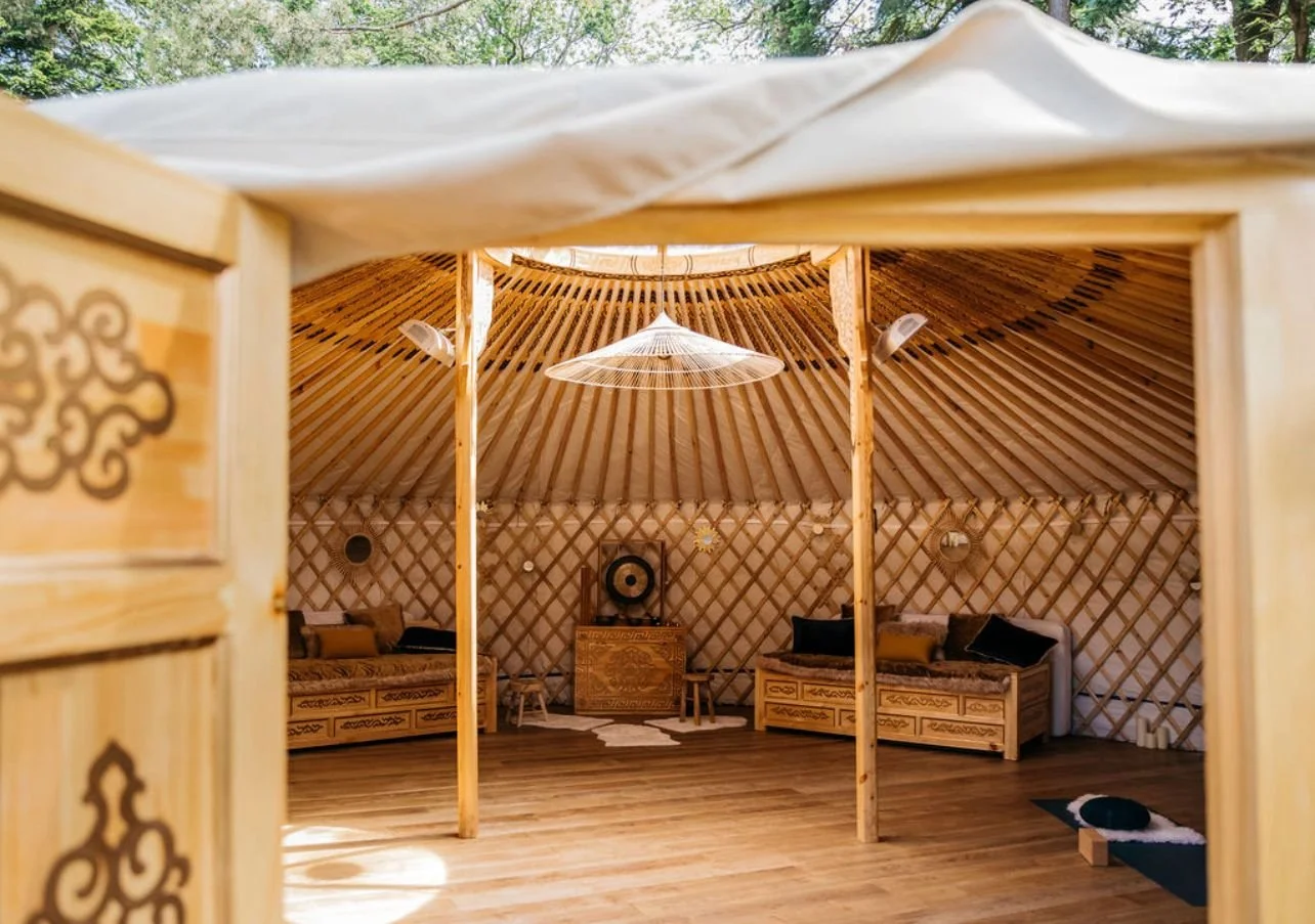 Flow &amp; Inversion - L’Escale au Village.