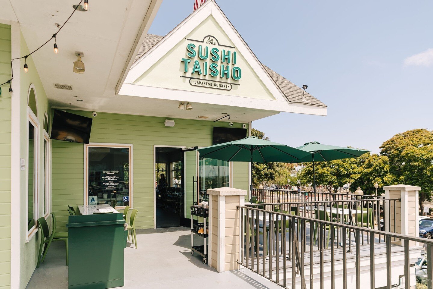 Happy Fri-YAY! Come kick off the weekend at Sushi Taisho 💚✨