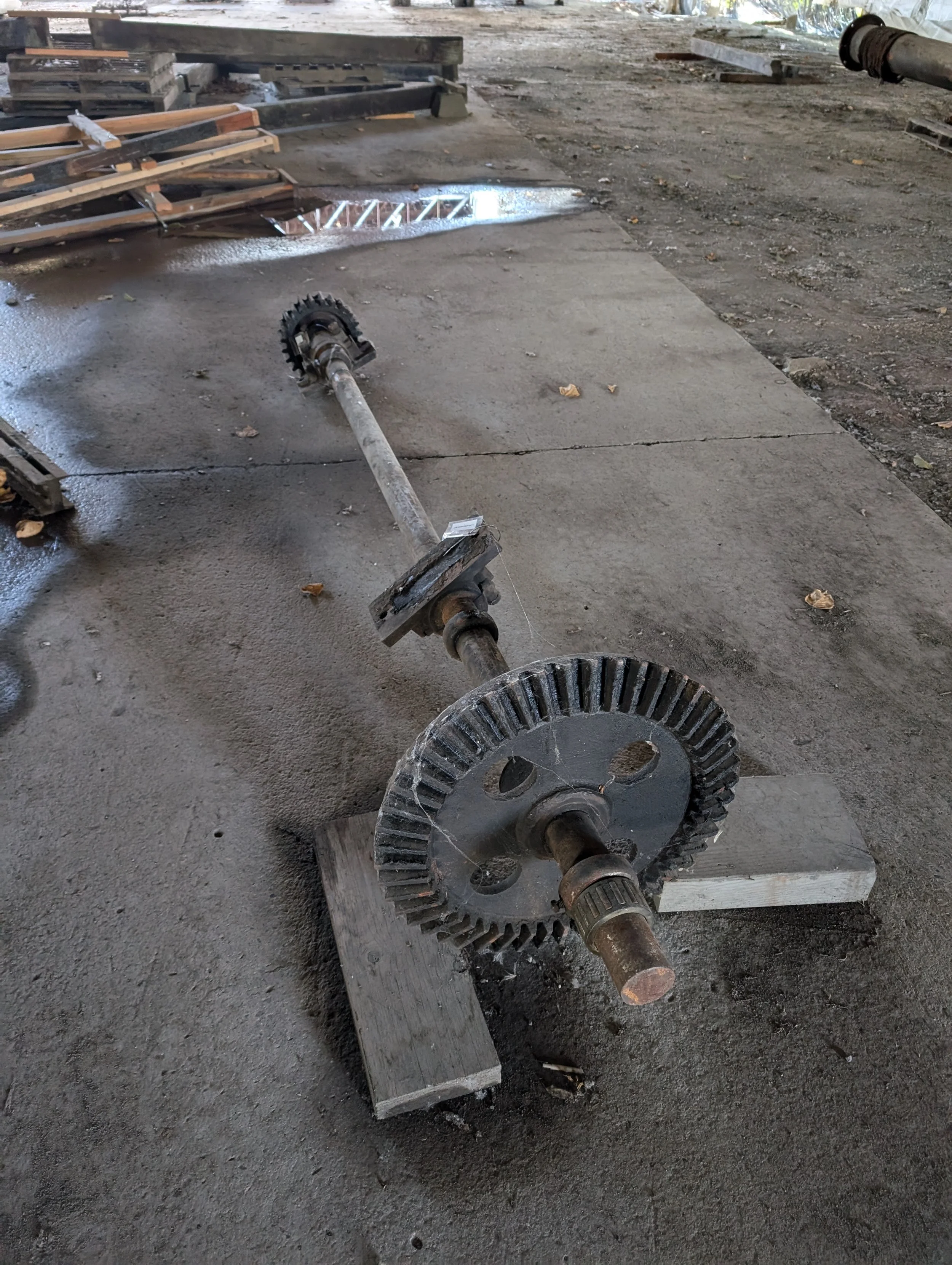 5 & 6 splayed gear & vert drive shaft and.jpg