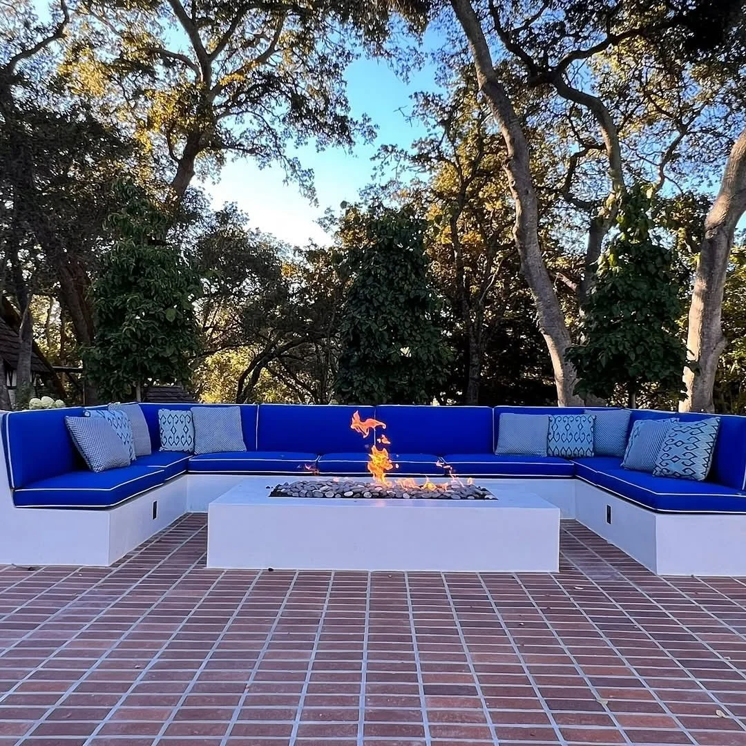 Repost from @keithwilliglandscapearchitects
&bull;
Seems like time to transition to fire elements from swimming pools. 

This seating area is comfortable for 2 or 10+. Style and cushions are intigrated to overall design.

#keithwilliglandscape #keith