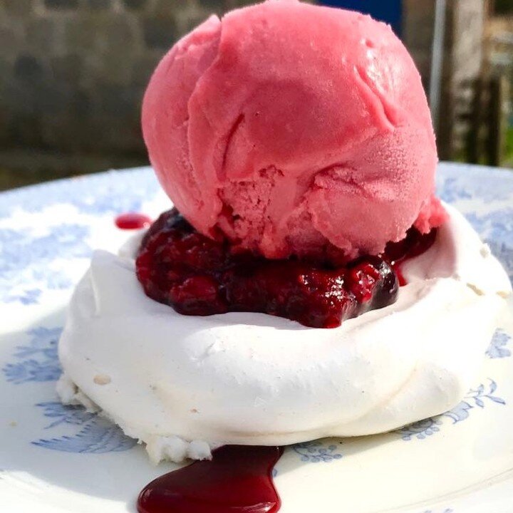 Nice dairy free, gluten free option today along with lots of other treats in our Garden &amp; Barn cafe @highland_fold_ice_cream and the sun is shining!! :-) 
#visitoban #visitargyll #visitscotland #gorural #artisanicecream #coffeetime #specialitytea