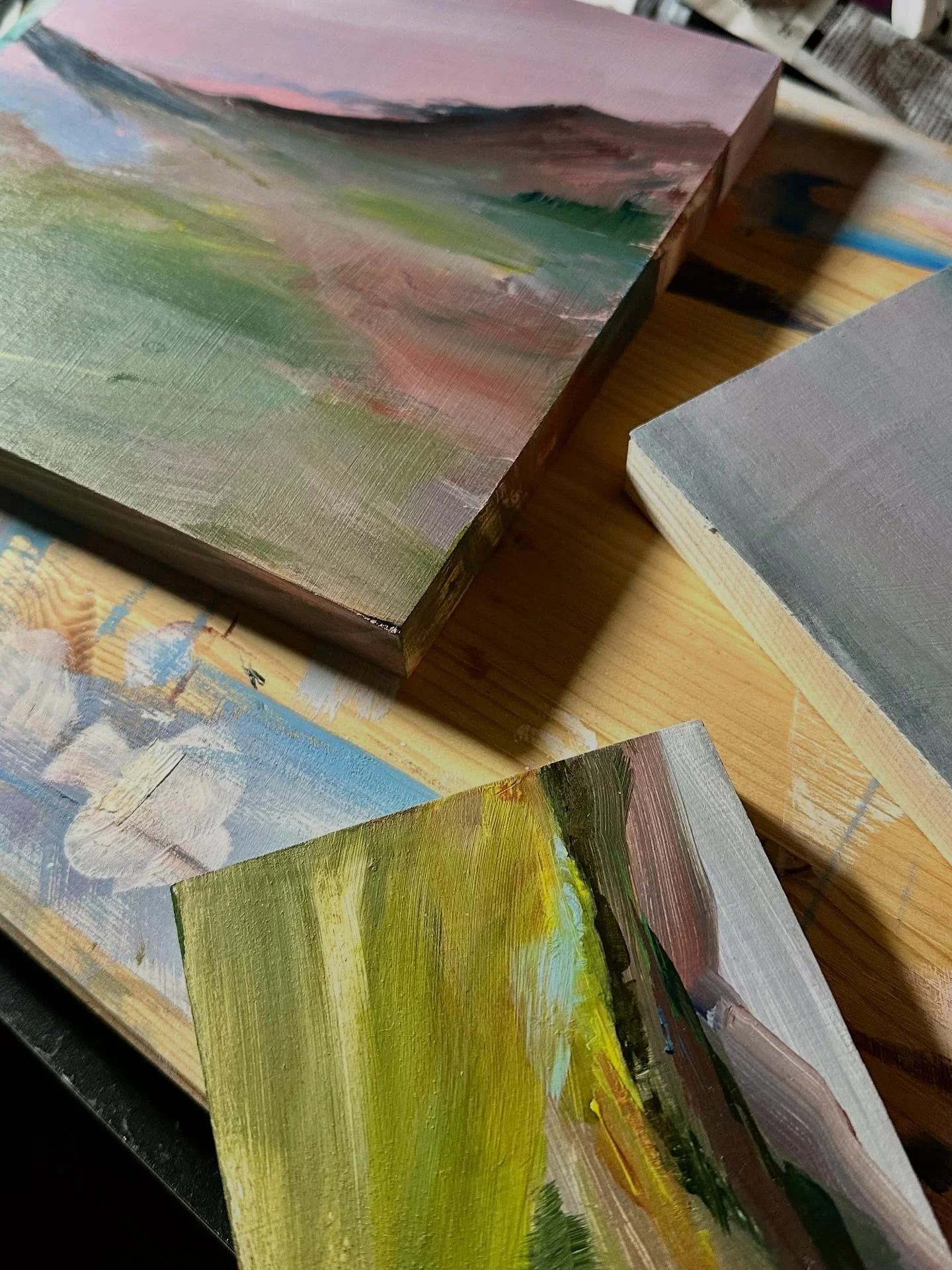 Autumn evenings 😍🍁🌄

#h&oslash;st #autumn #fridaynights #landscapepainting