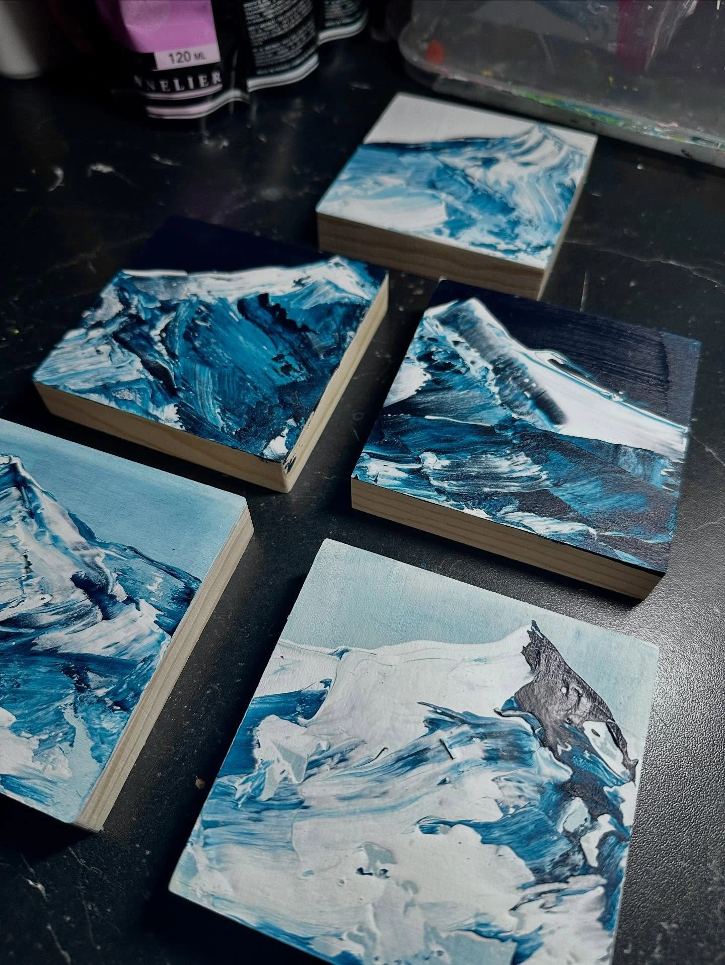 Mini winter mountain abstracts in progress 

#winter #norway #mountains #winterinthemountains #snow#sn&oslash; #vinter #minipaintings
