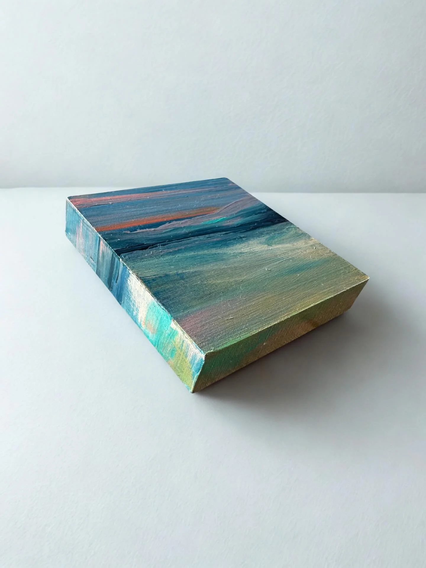 A little frosty landscape added to my Etsy shop 

10cm x 10cm acrylic on wood panel 
Link in stories and bio

#winterlandscape #etsyshop #frostymorning