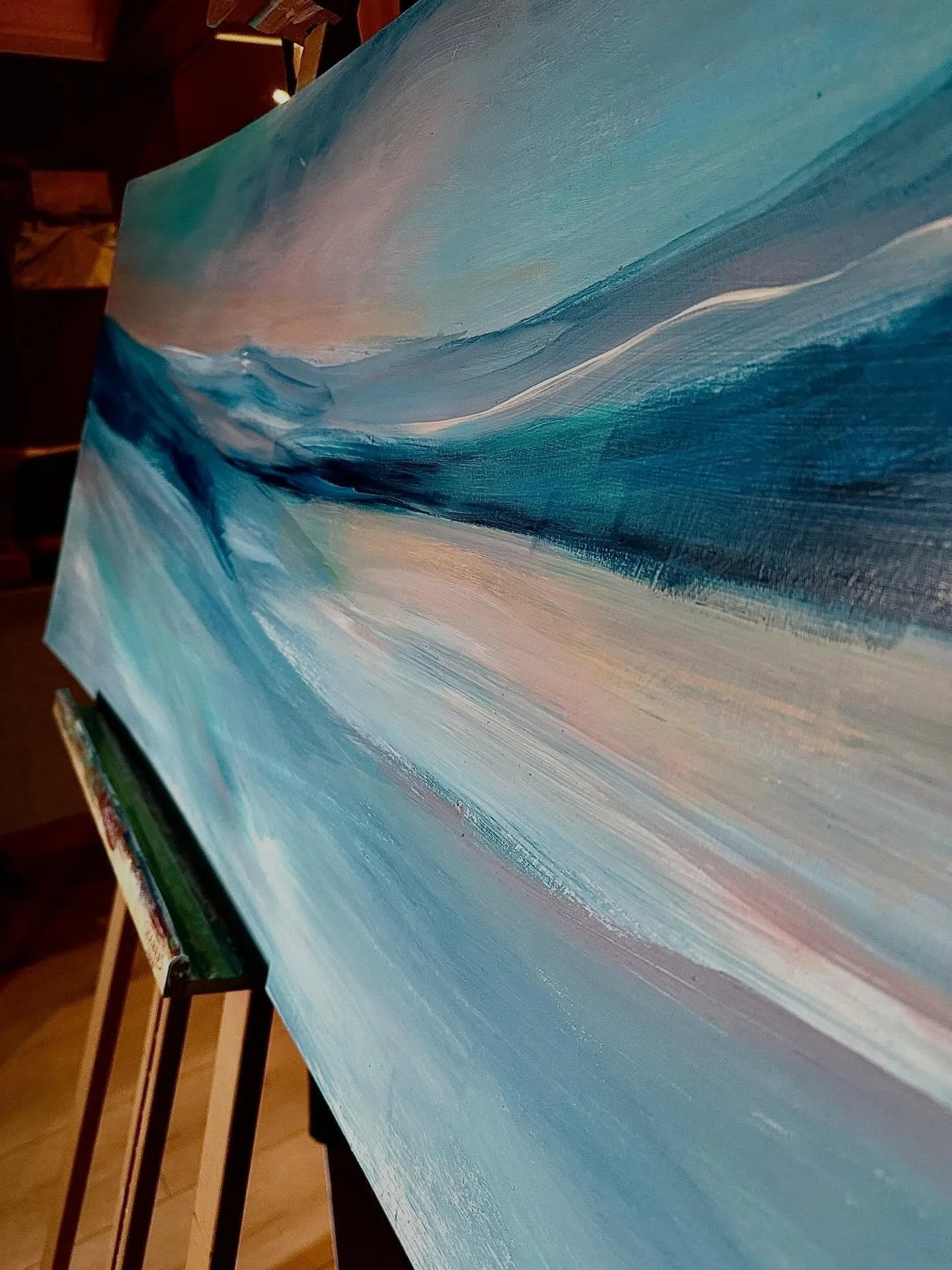 Squeezing in some painting time while puppy naps. It really is like having a baby again only with no maternity leave and more 💩 on the carpet 😅